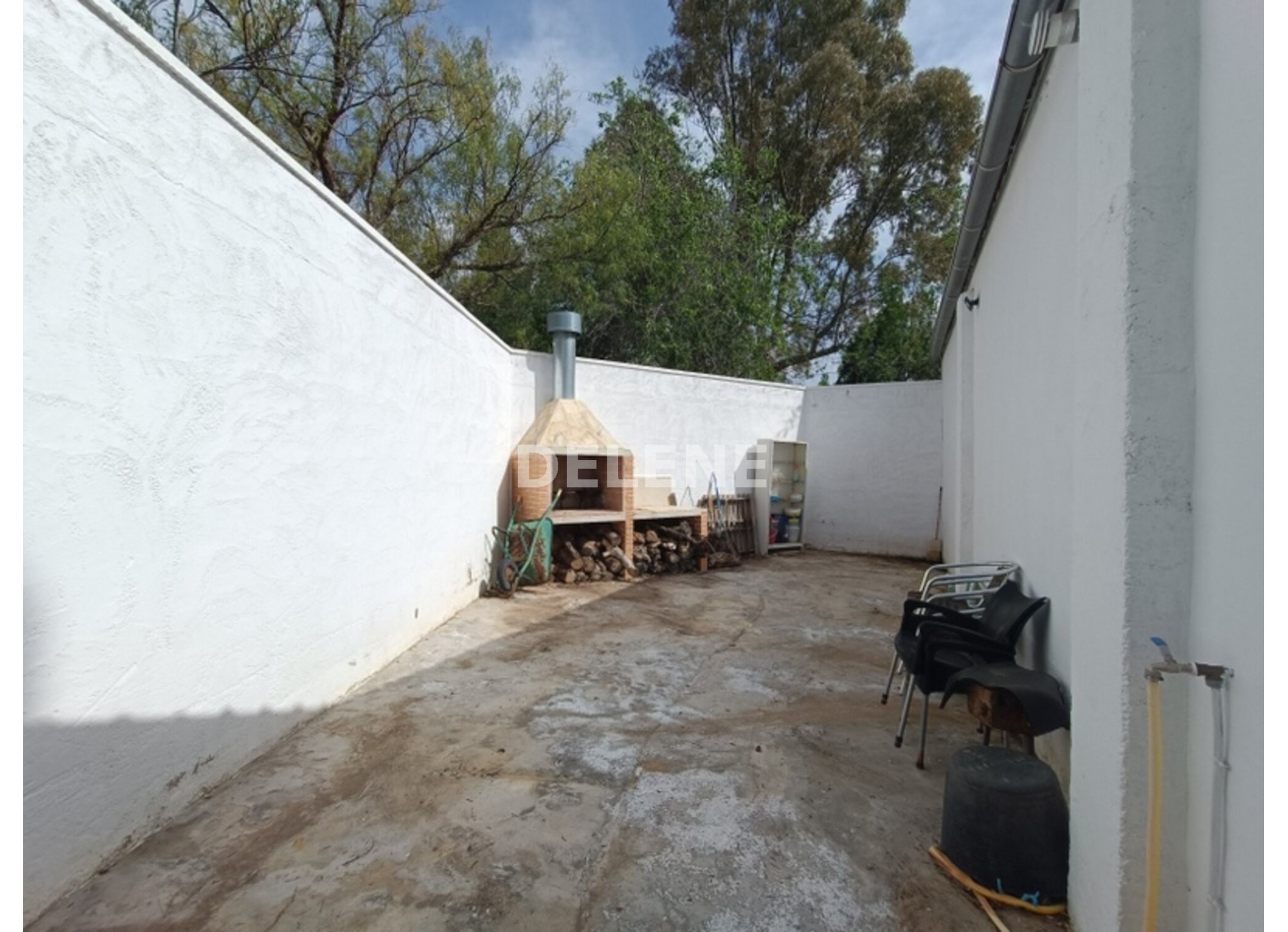 2953 CASA CON PATIO Y TERRENO, CORDOVILLA