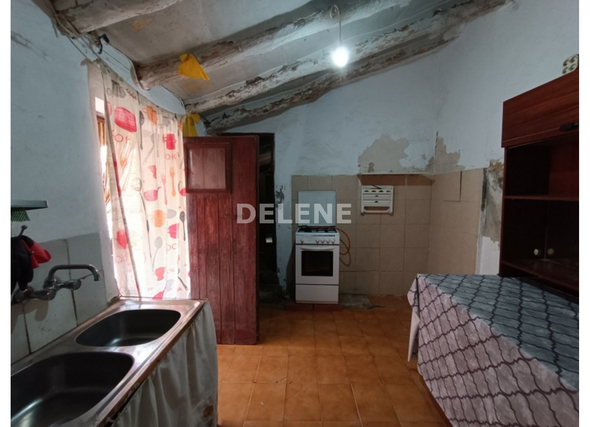 2928 CASA CON PATIO, ZONA ESTACIÓN