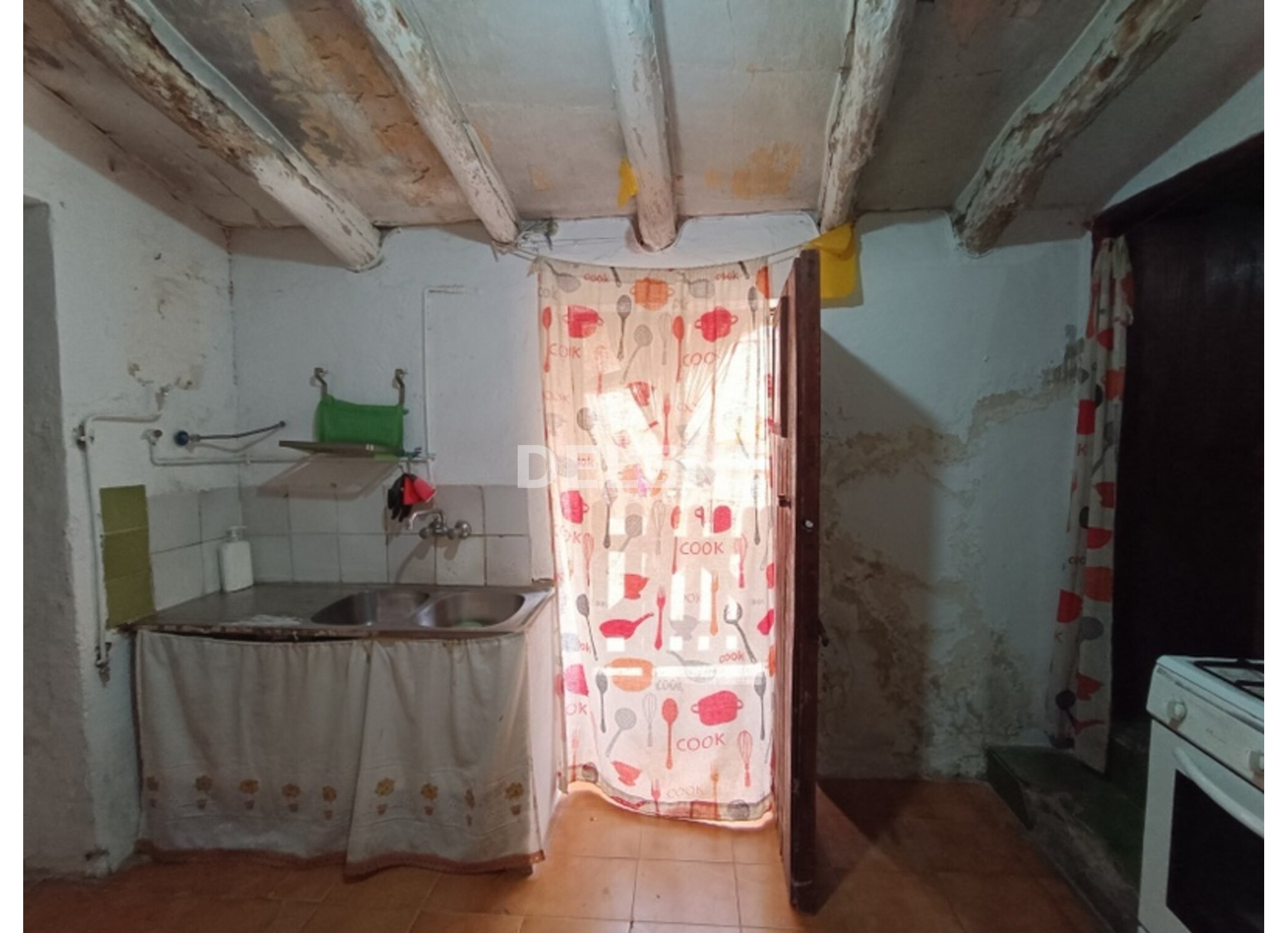 2928 CASA CON PATIO, ZONA ESTACIÓN