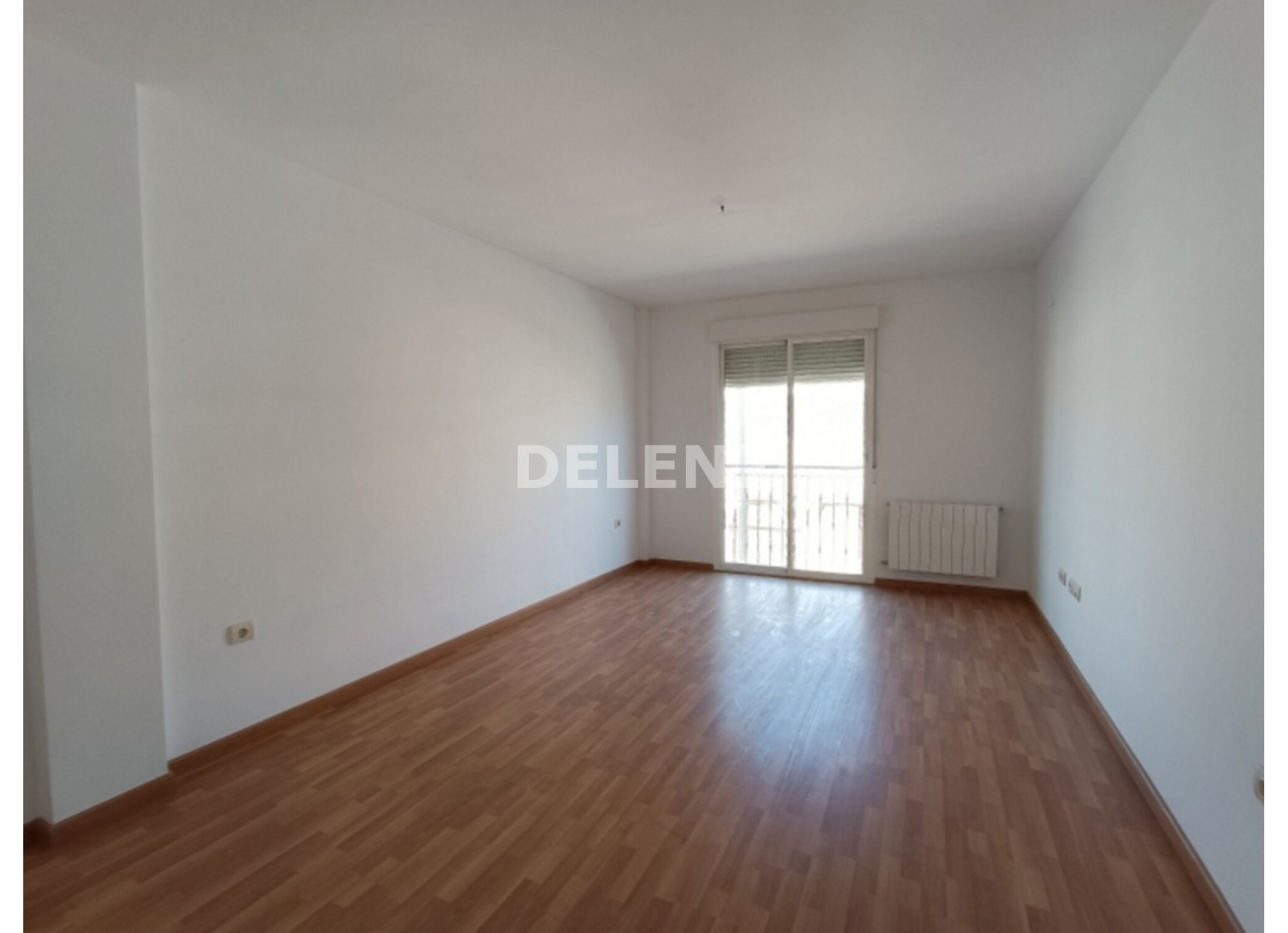 2954 PISO DUPLEX CON GARAJE Y TRASTERO, ZONA