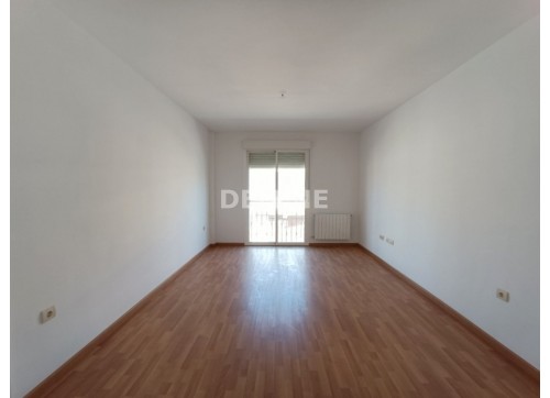 2954 PISO DUPLEX CON GARAJE Y TRASTERO, ZONA