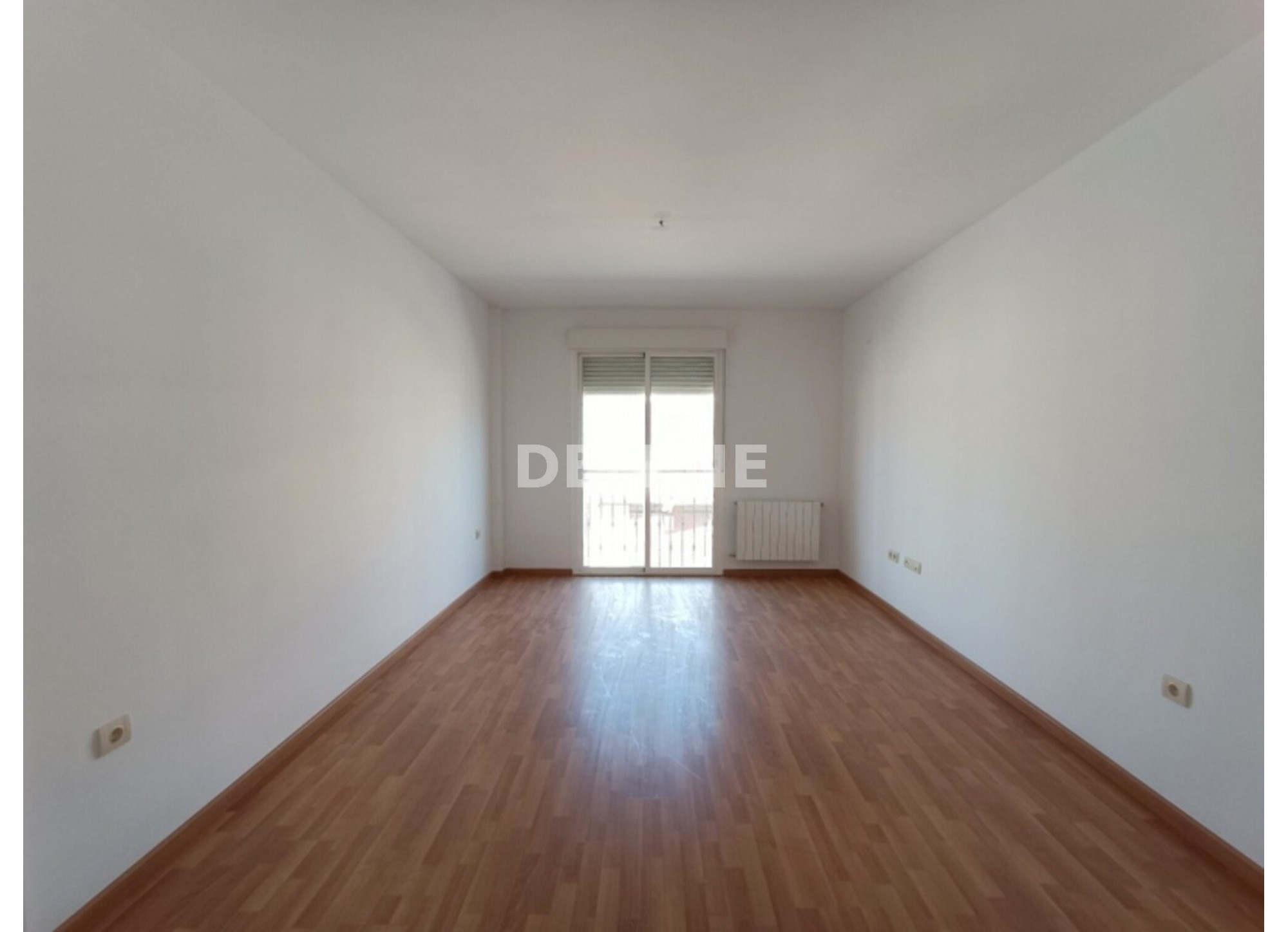 2954 PISO DUPLEX CON GARAJE Y TRASTERO, ZONA