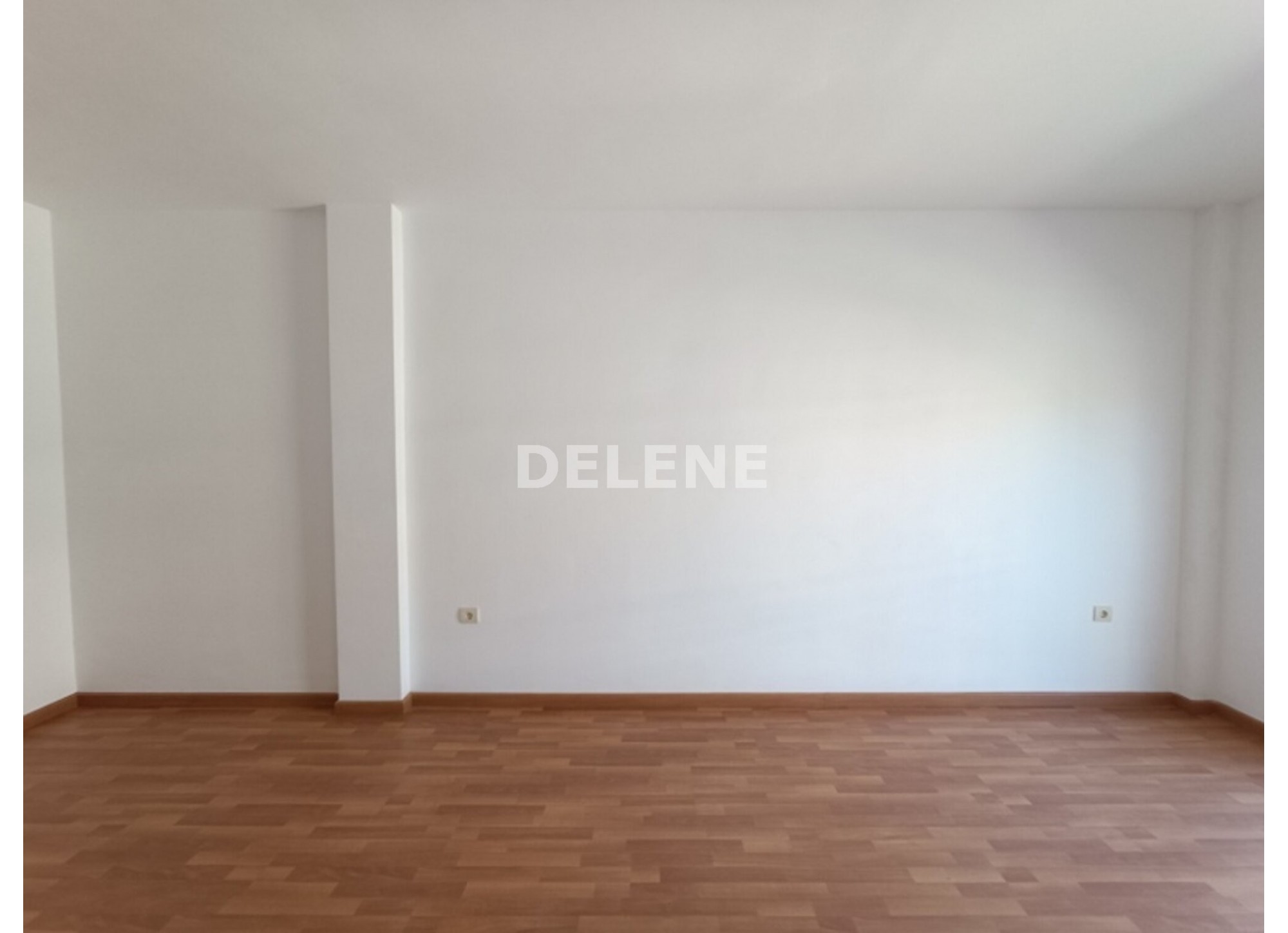 2954 PISO DUPLEX CON GARAJE Y TRASTERO, ZONA