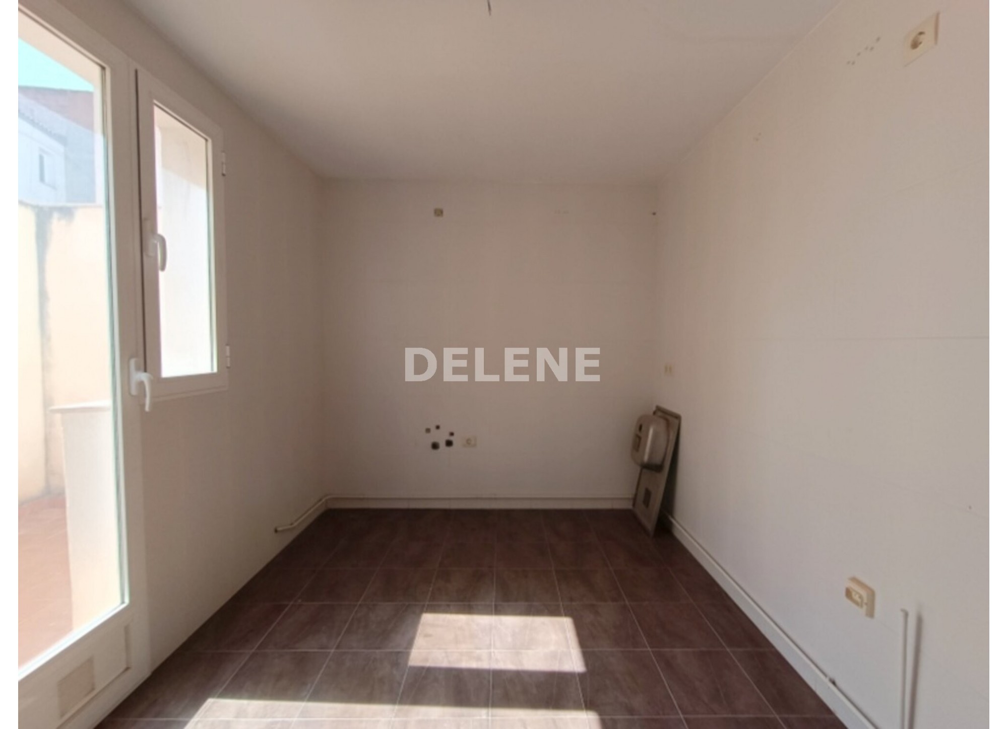 2954 PISO DUPLEX CON GARAJE Y TRASTERO, ZONA