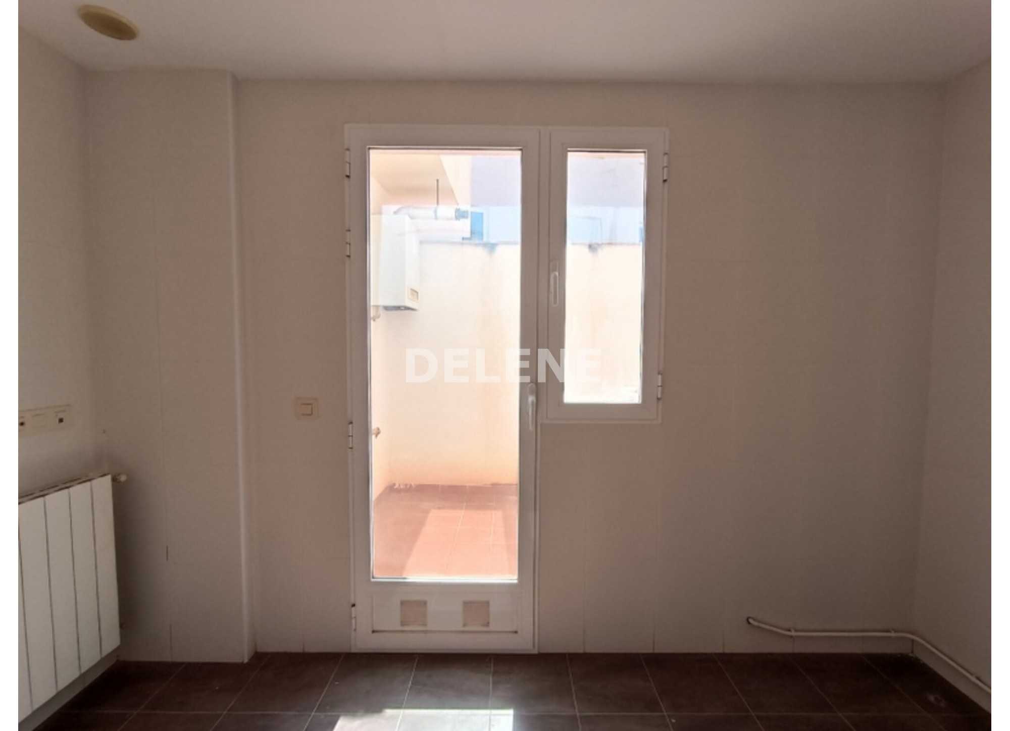2954 PISO DUPLEX CON GARAJE Y TRASTERO, ZONA