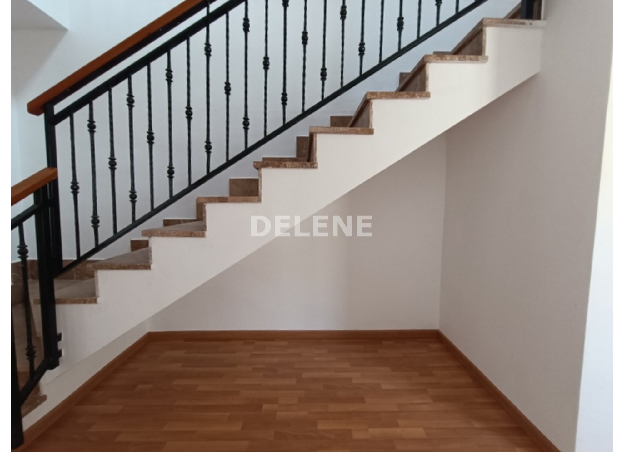 2954 PISO DUPLEX CON GARAJE Y TRASTERO, ZONA