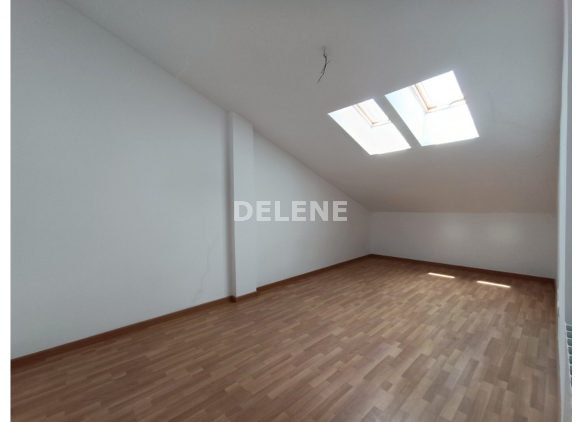 2954 PISO DUPLEX CON GARAJE Y TRASTERO, ZONA