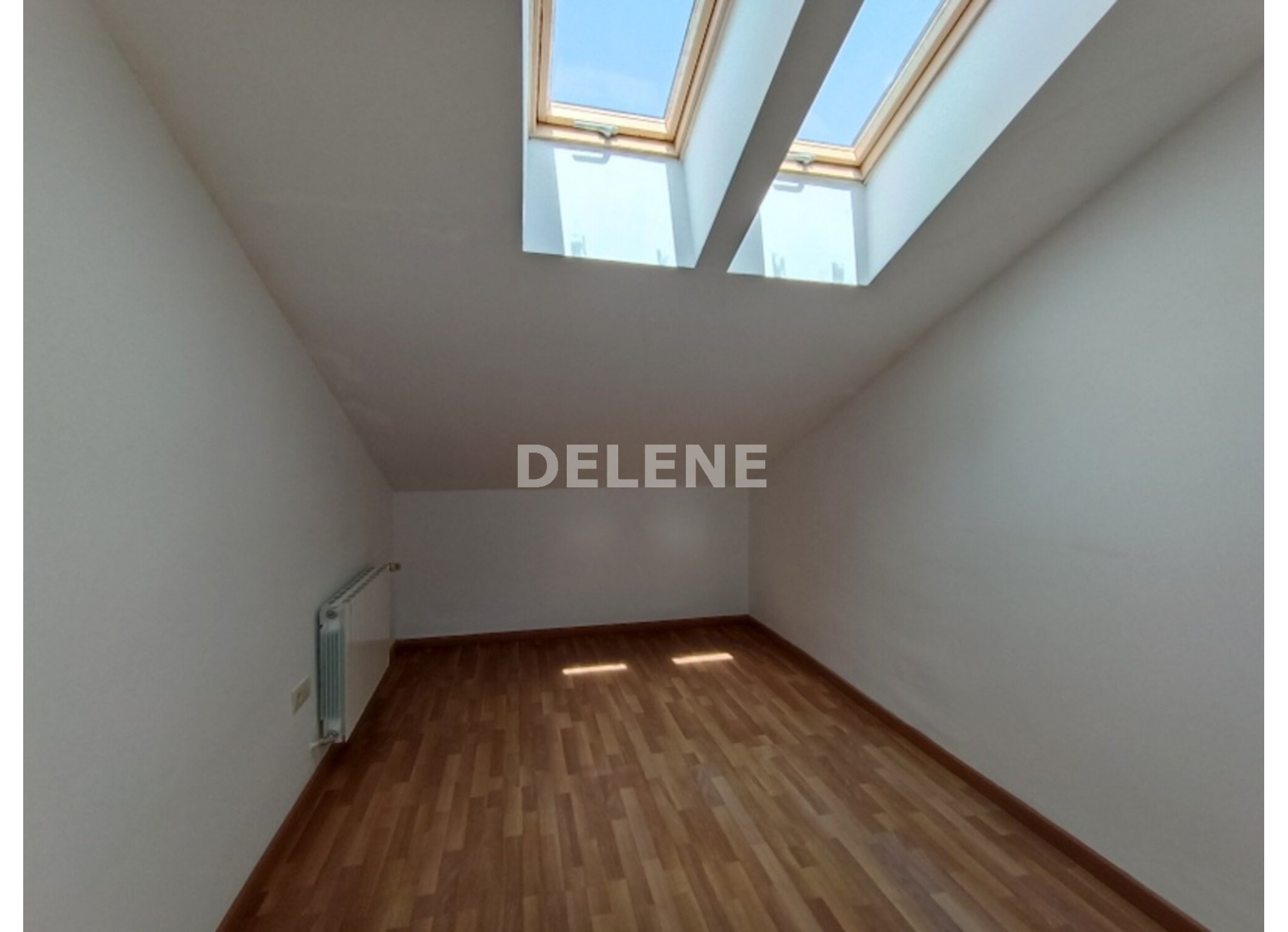 2954 PISO DUPLEX CON GARAJE Y TRASTERO, ZONA