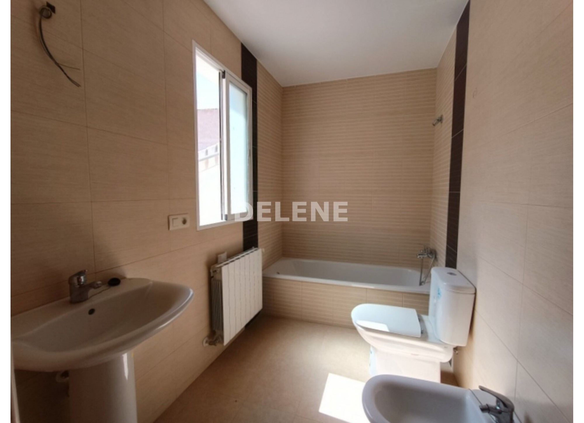 2954 PISO DUPLEX CON GARAJE Y TRASTERO, ZONA