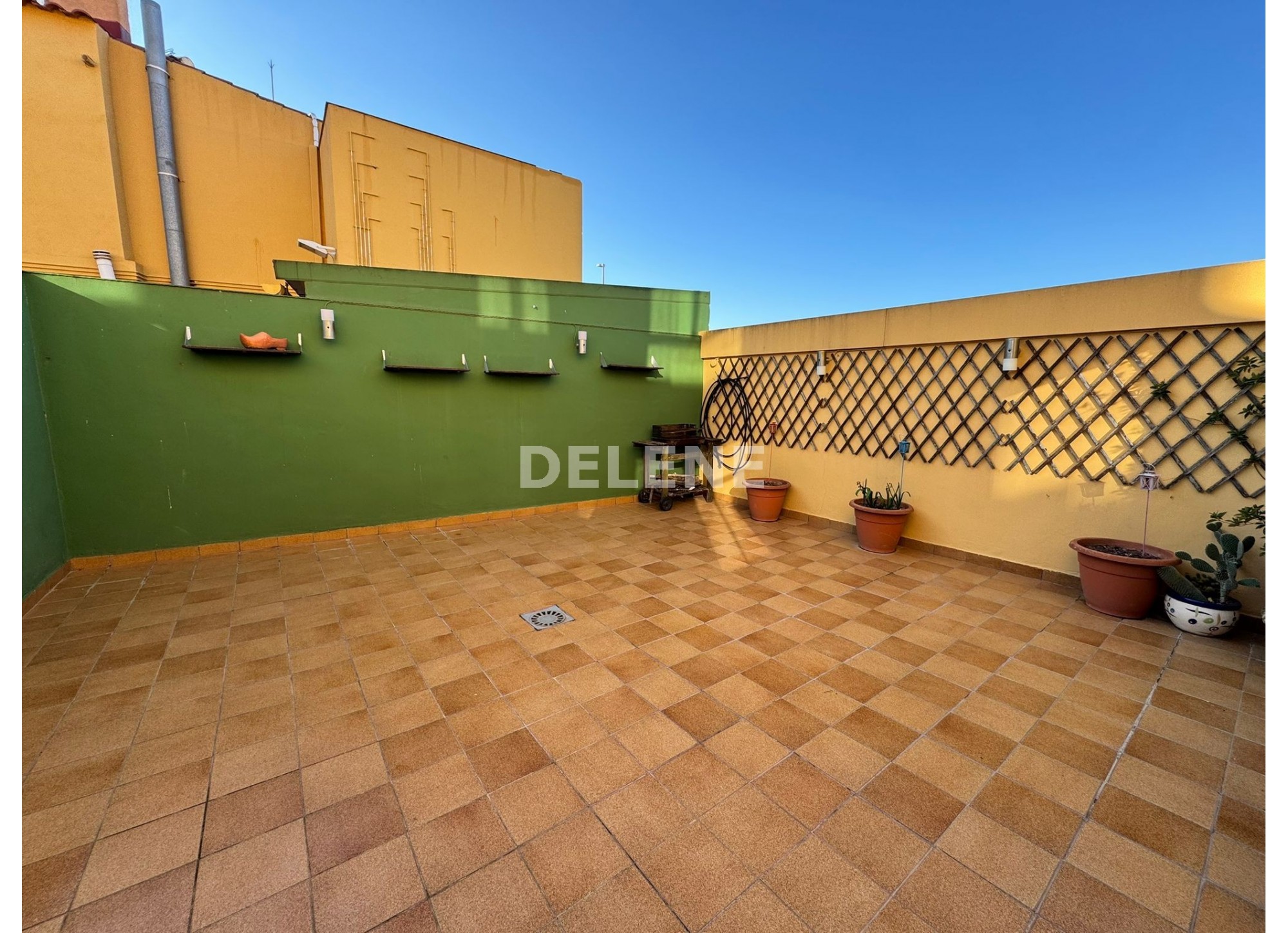 2955 CHALET ADOSADO, ISSO