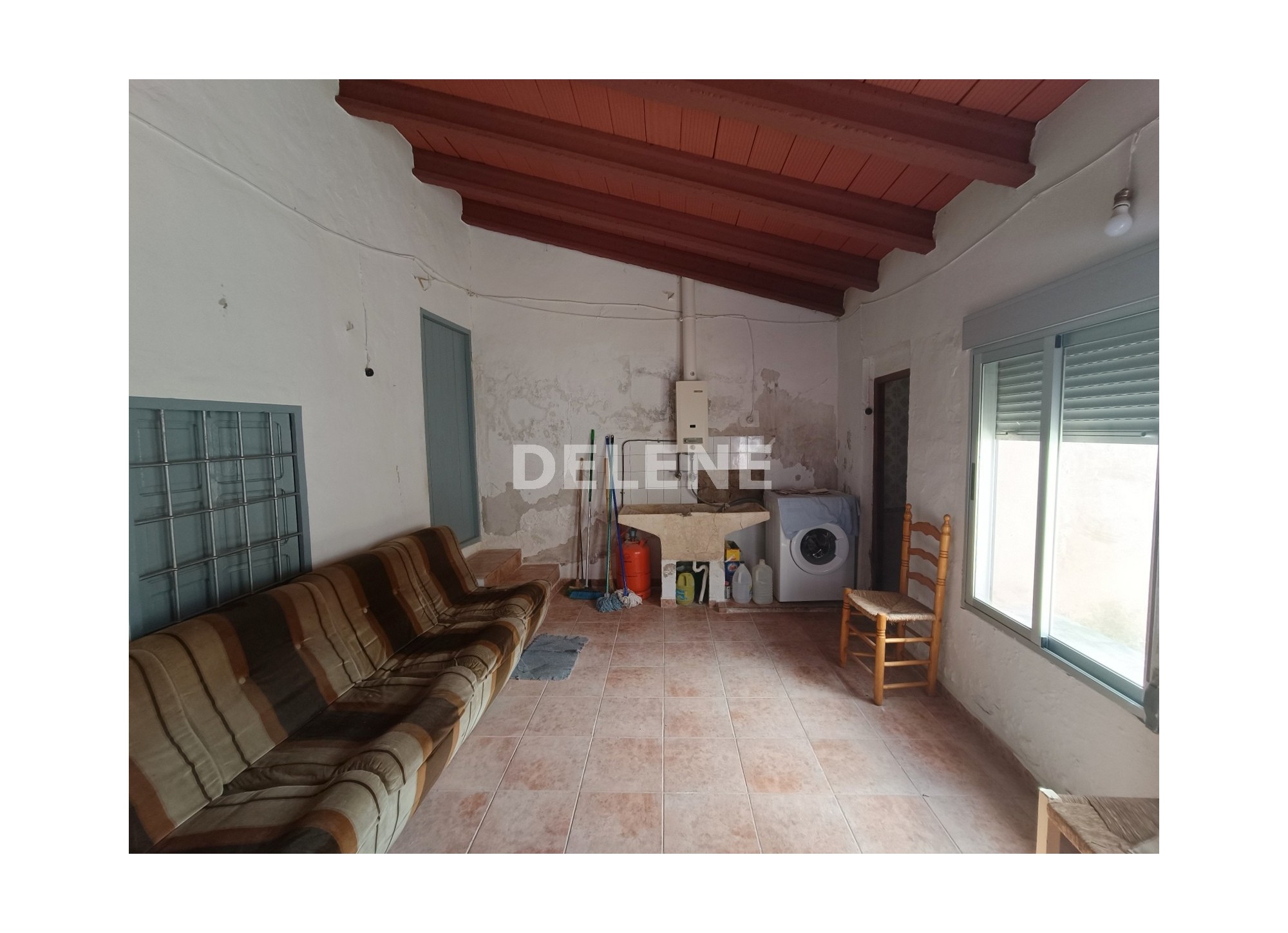 2960 CASA CON PATIO EN TOBARRA