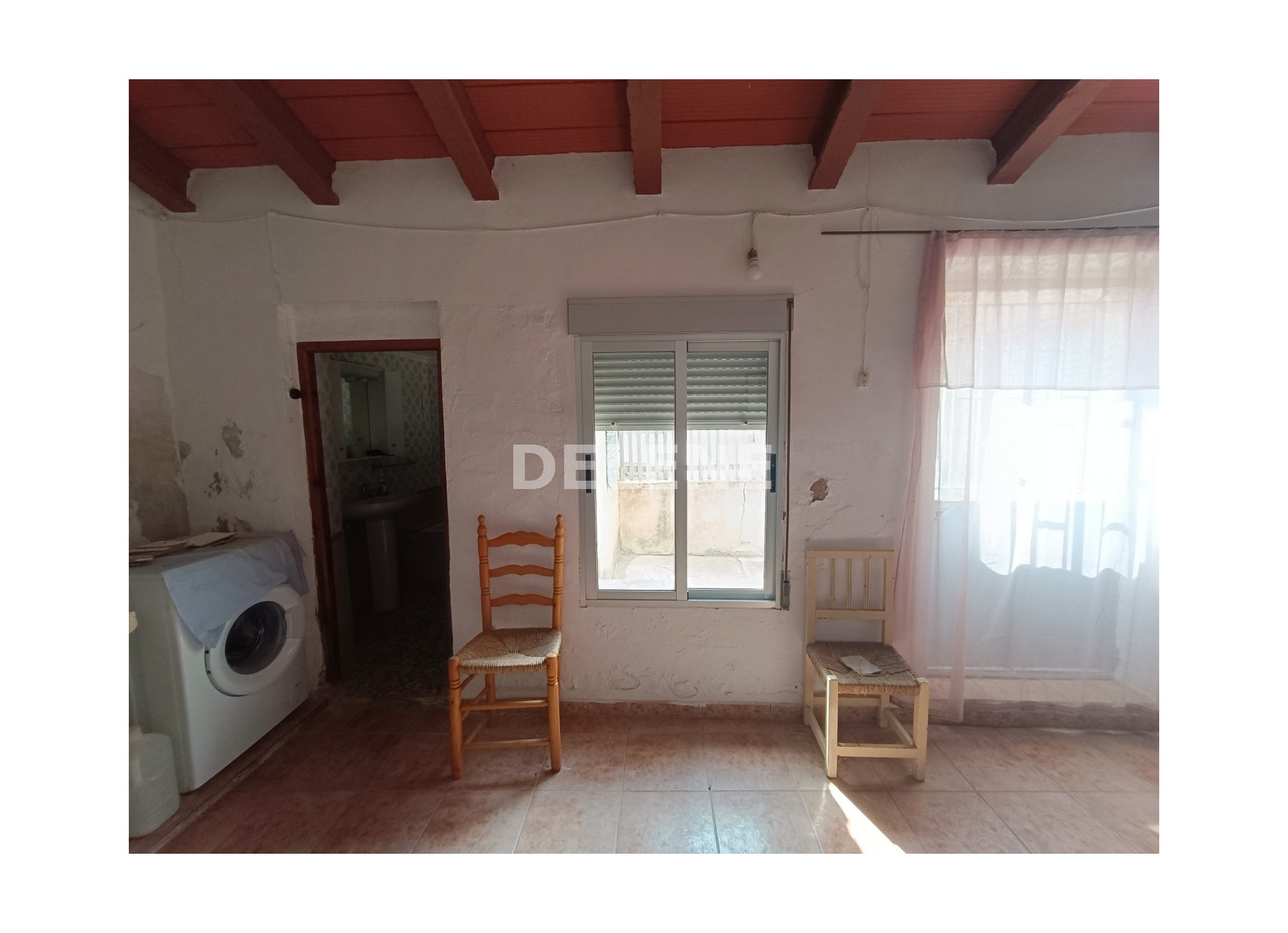 2960 CASA CON PATIO EN TOBARRA