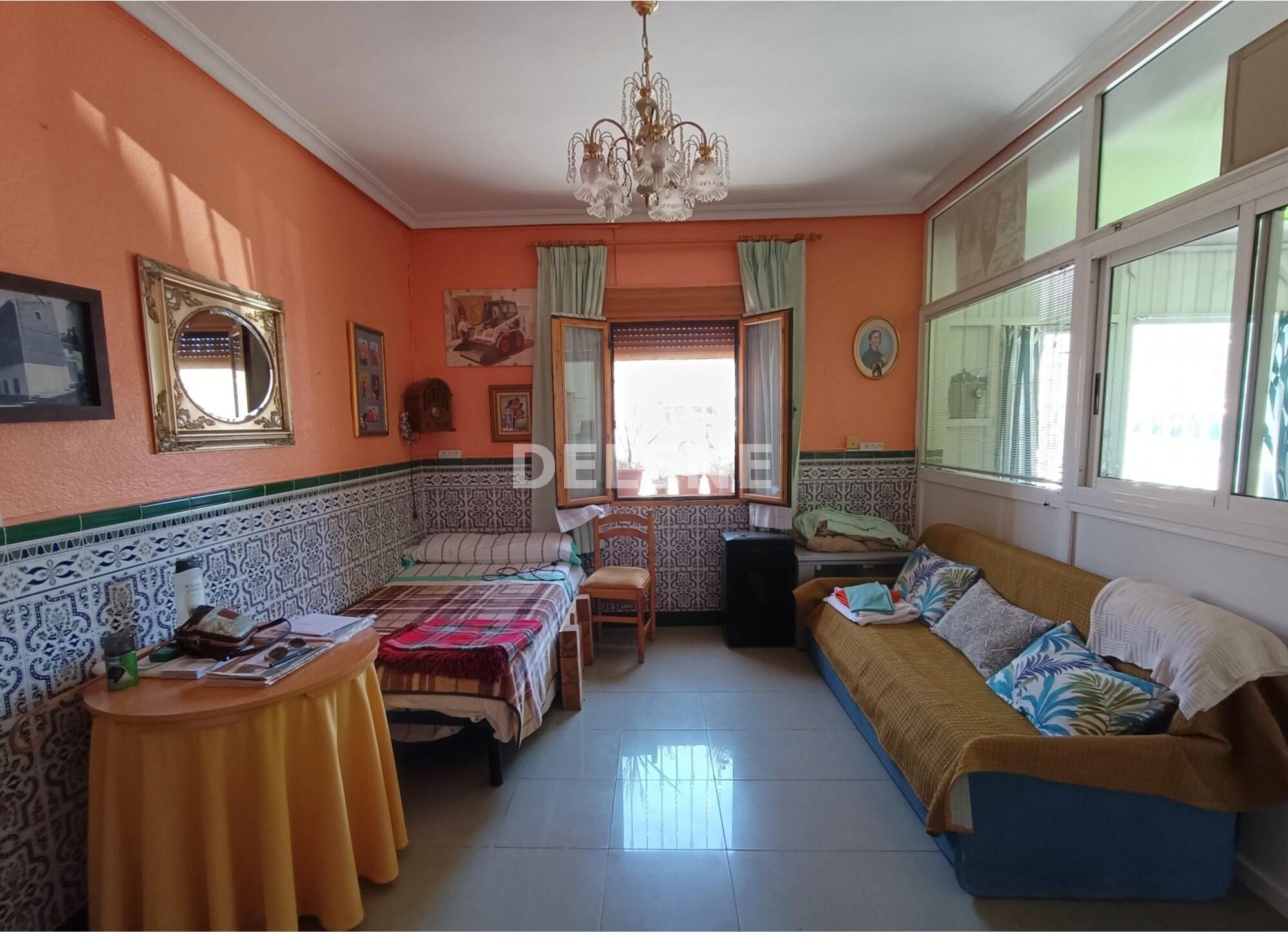 2971 CASA CON PATIO Y GARAJE