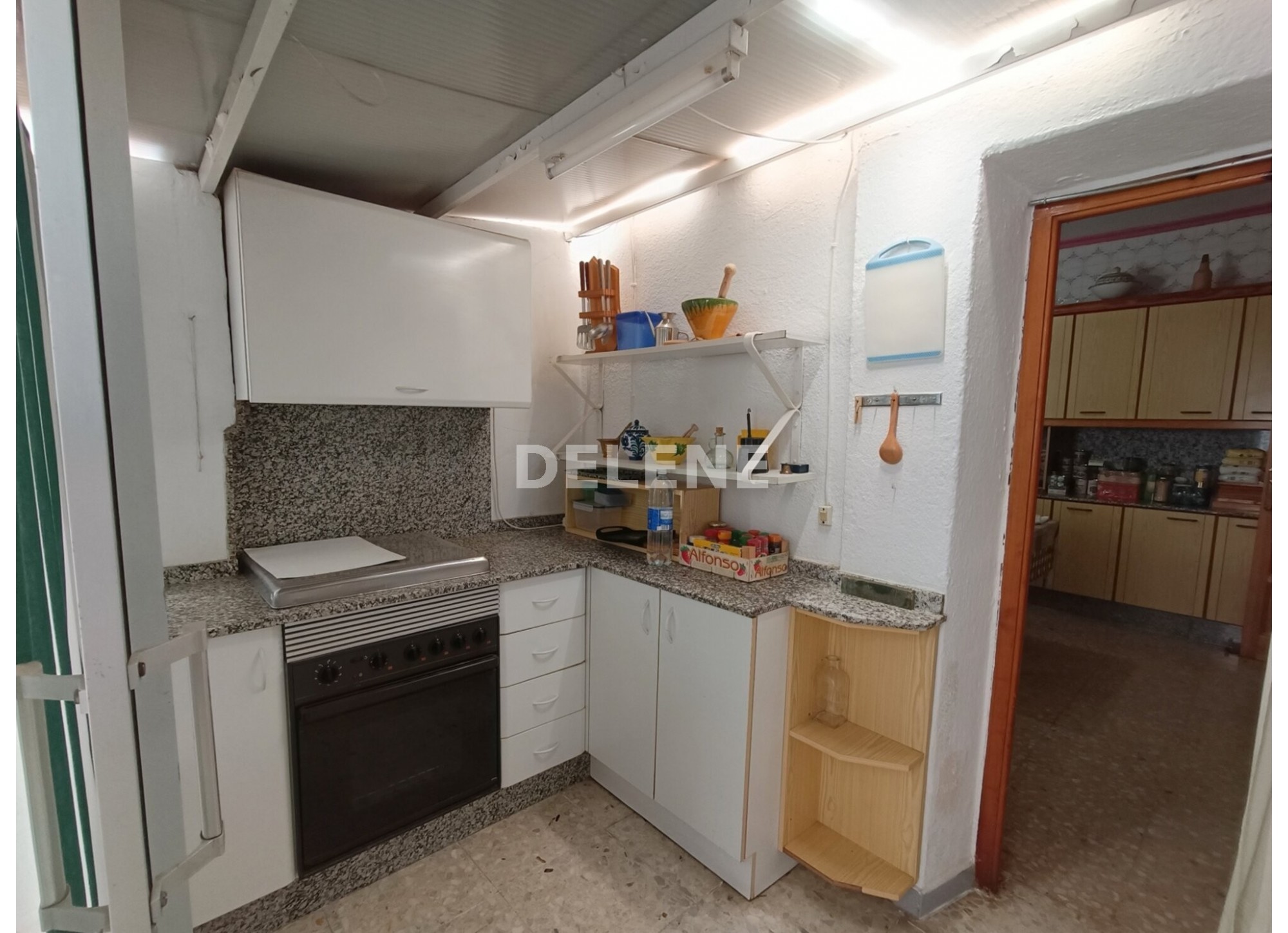 2971 CASA CON PATIO Y GARAJE