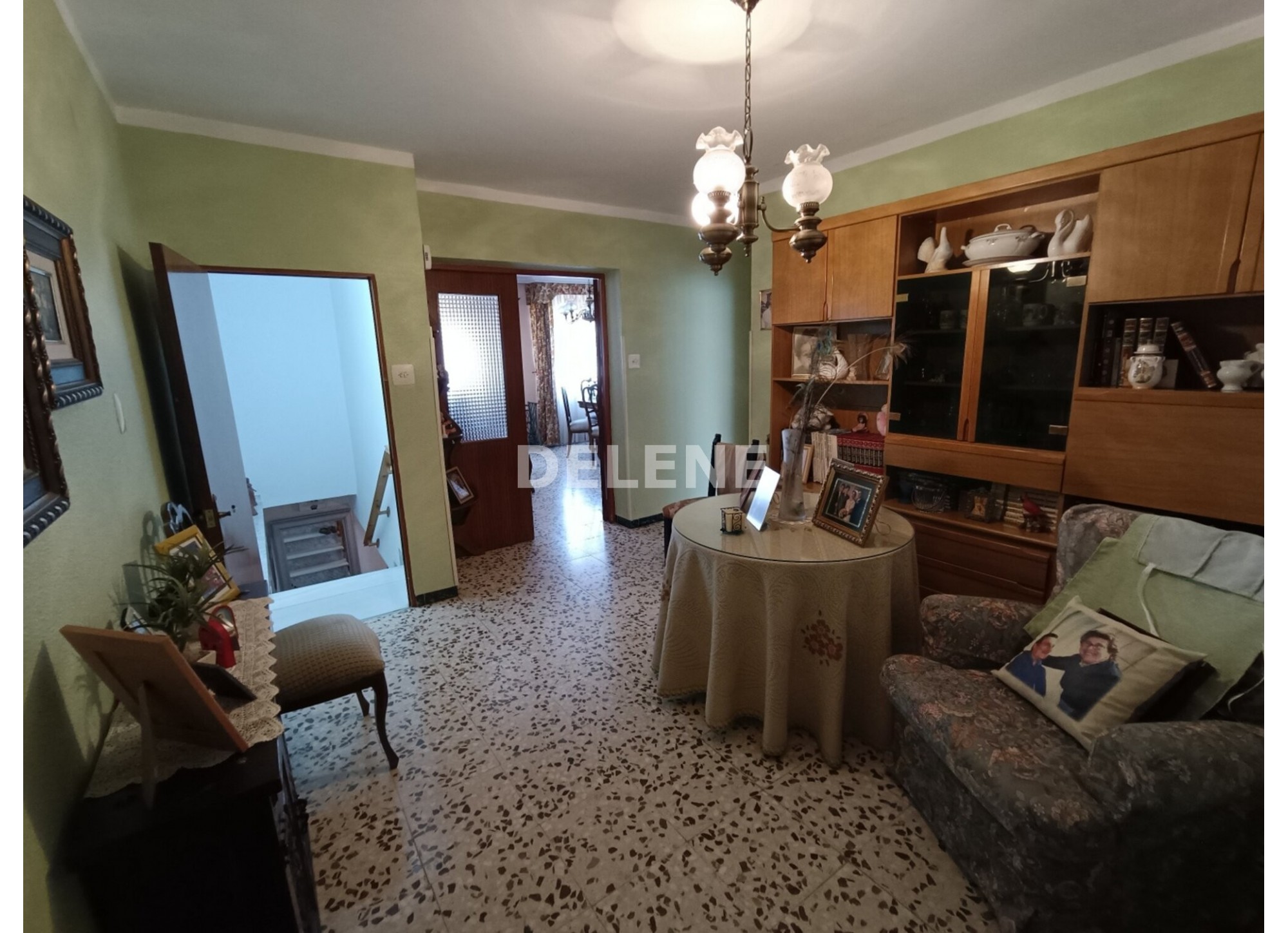2971 CASA CON PATIO Y GARAJE