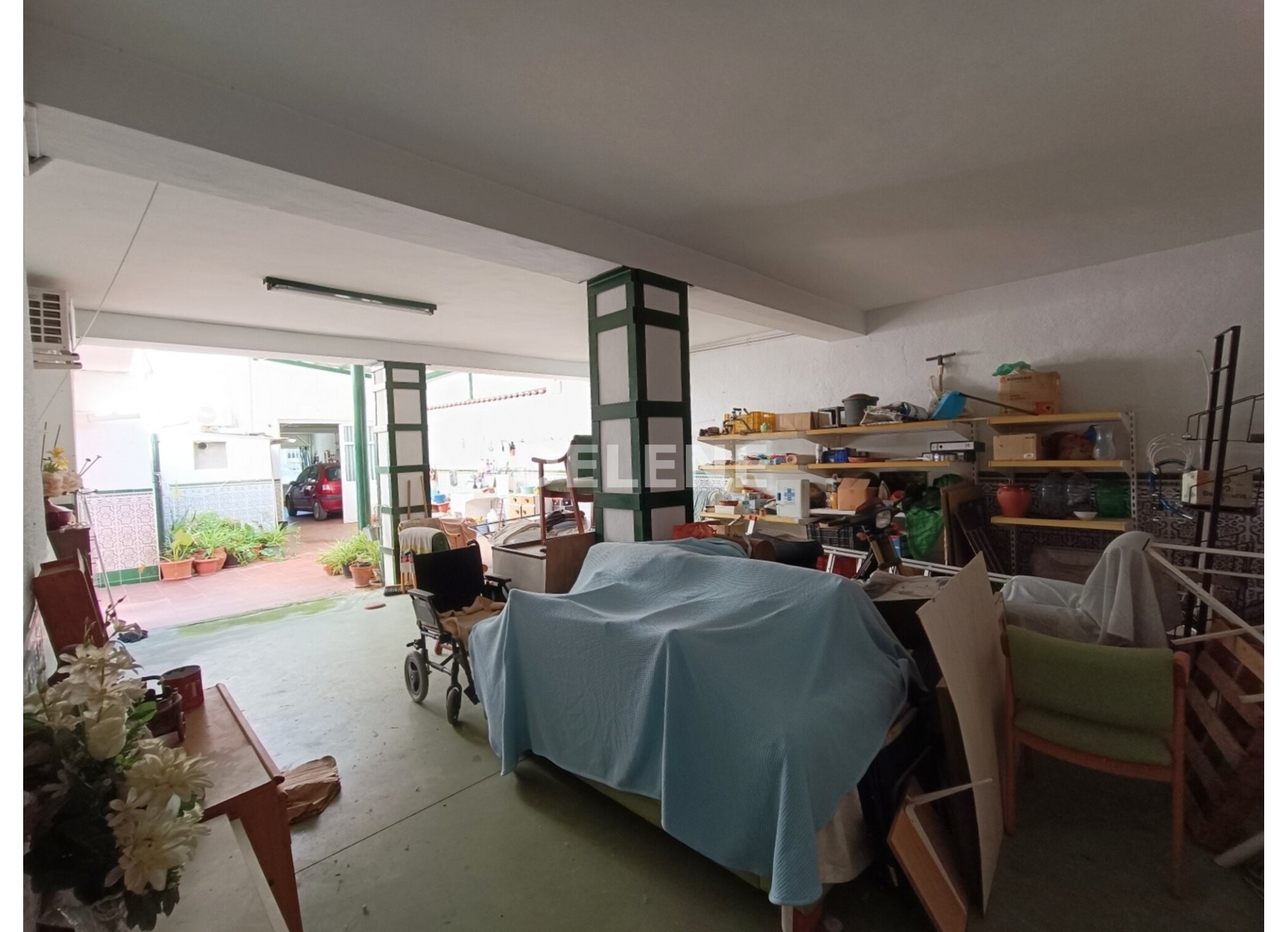 2971 CASA CON PATIO Y GARAJE
