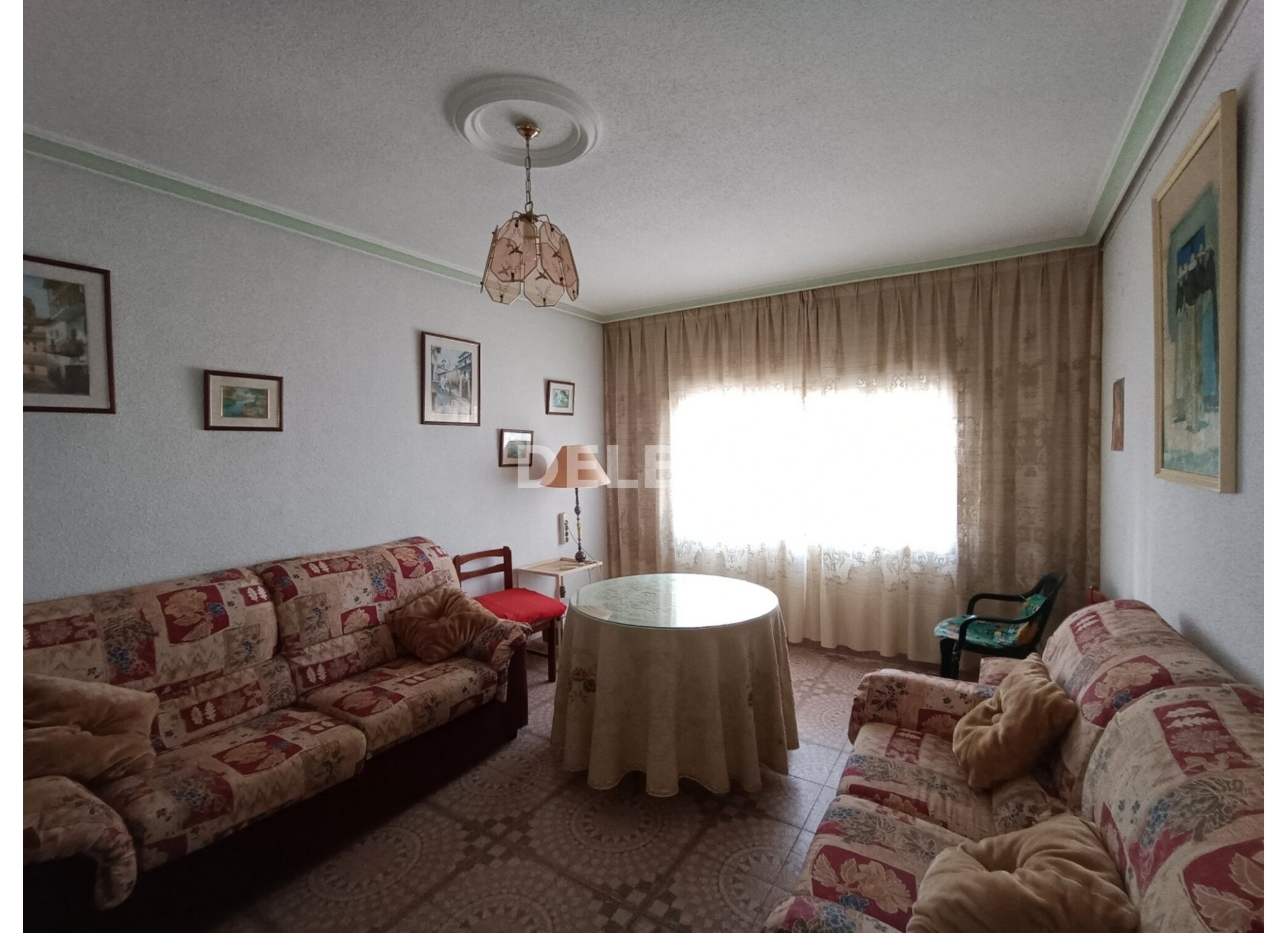 2978 CASA CON PATIO Y NAVE