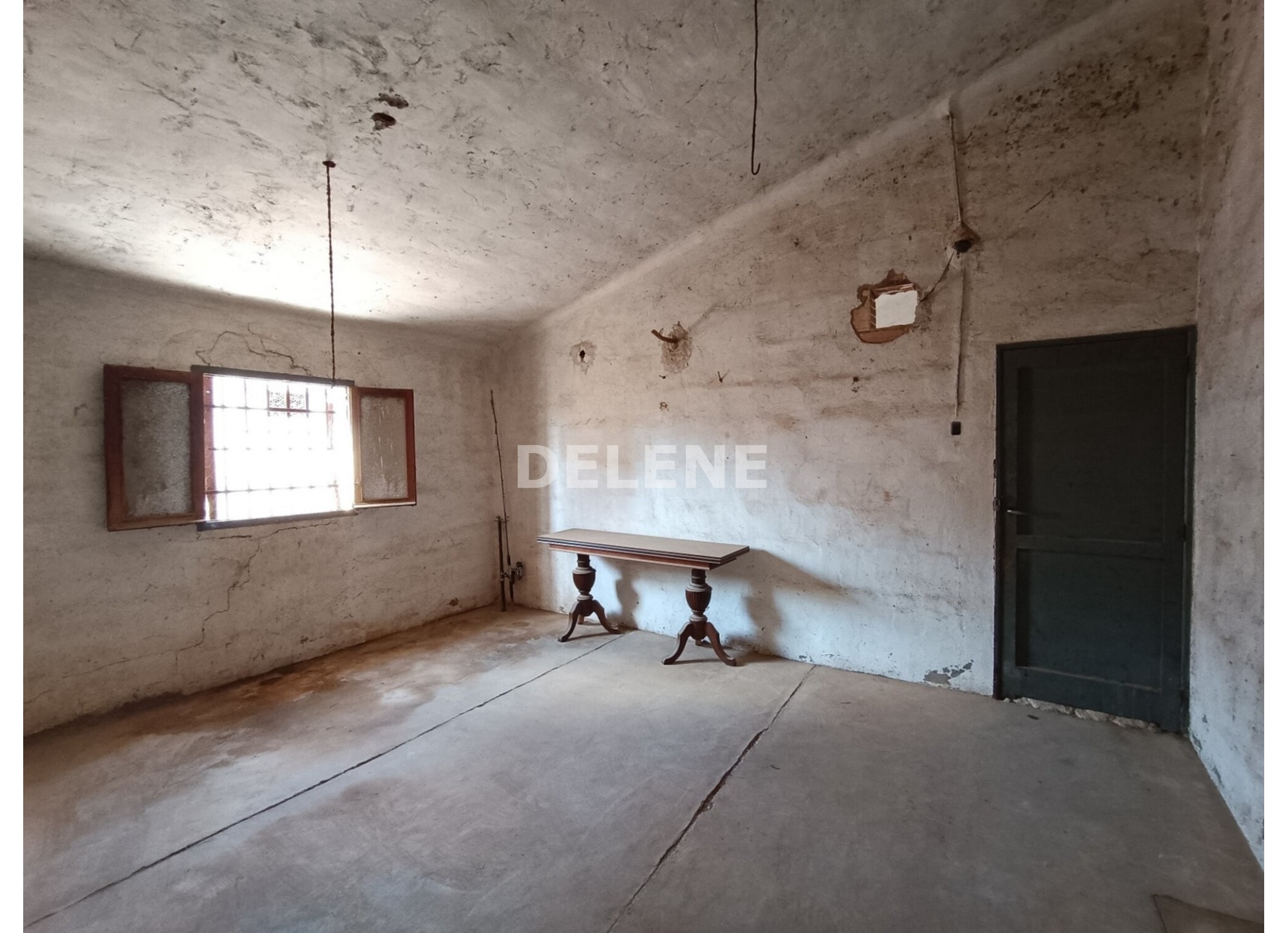 2978 CASA CON PATIO Y NAVE