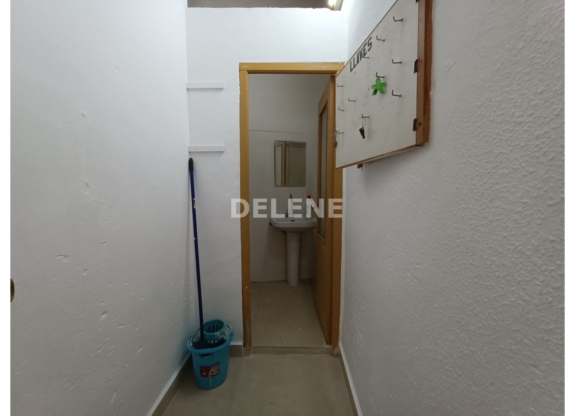 2980 LOCALEN HELLÍN