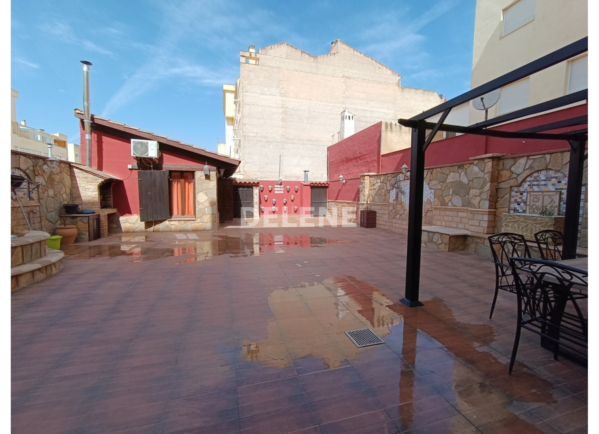 2983 PISO CON PATIO, ZONA PARQUE