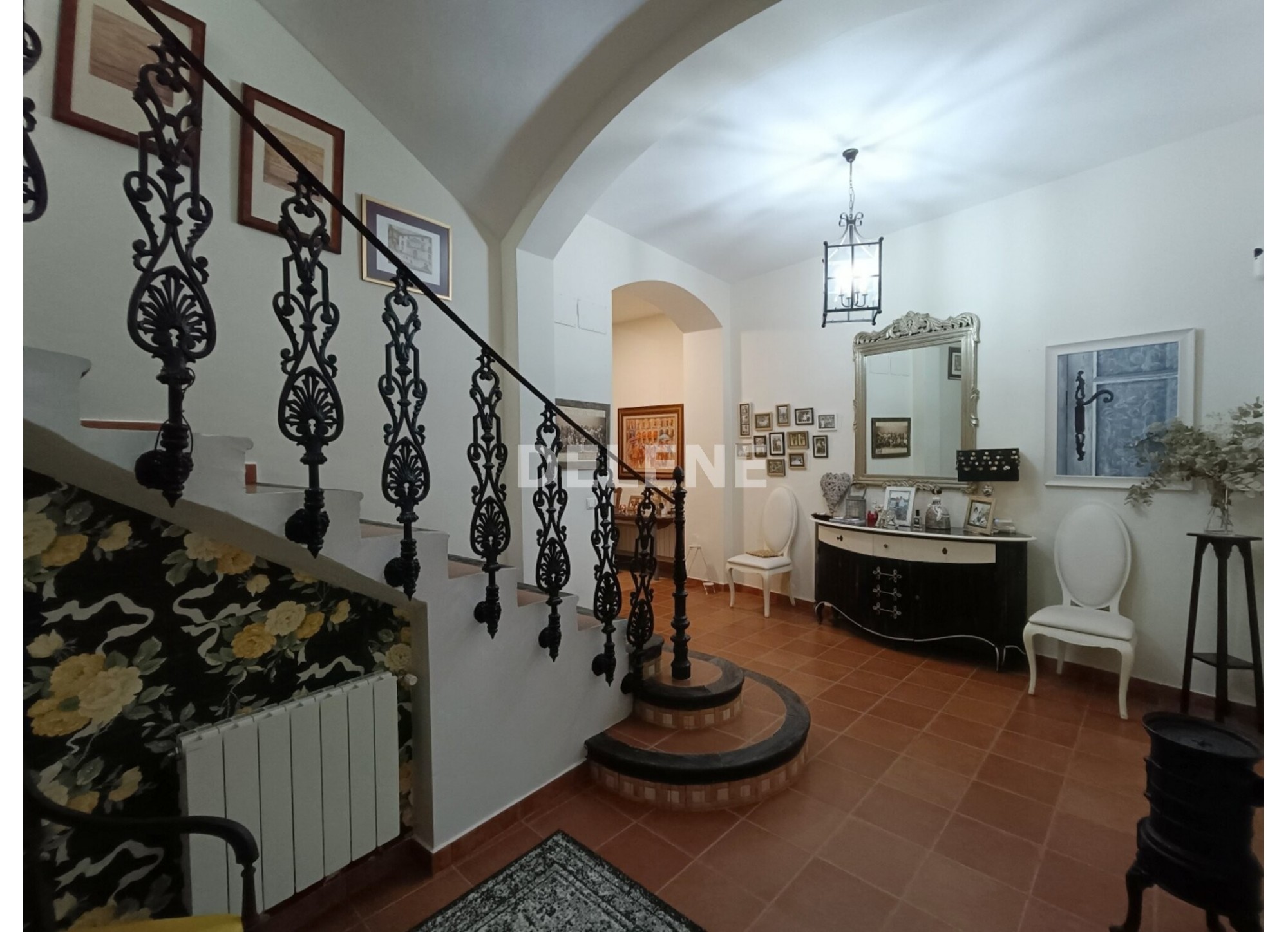 2985 CASA CINCO PLANTAS, ZONA