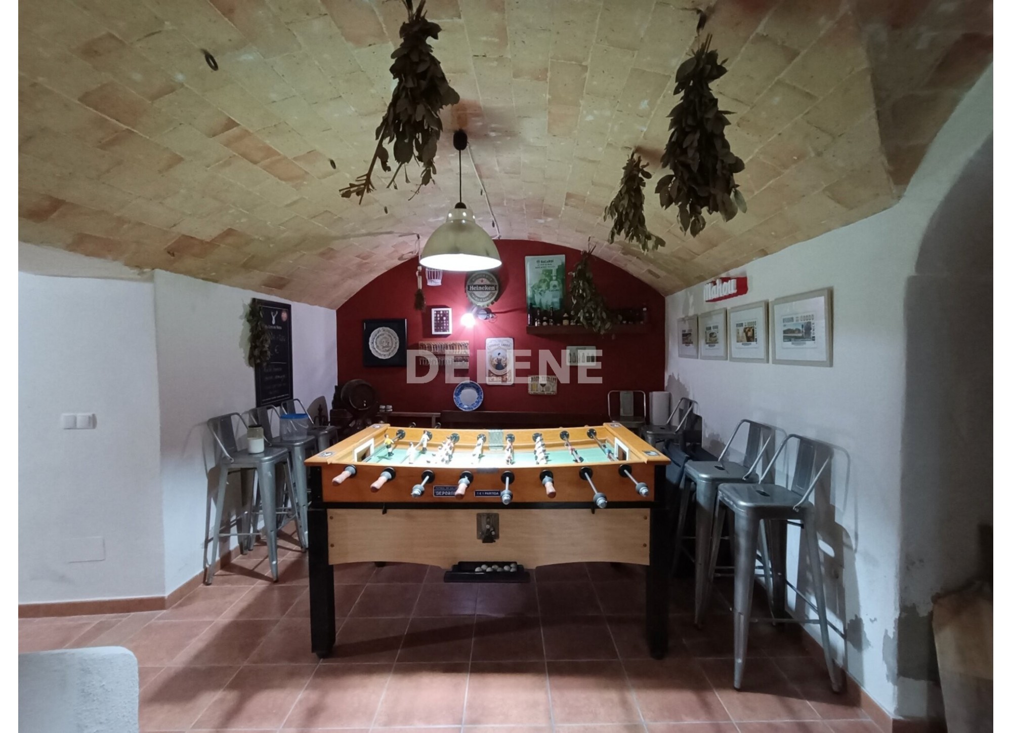 2985 CASA CINCO PLANTAS, ZONA