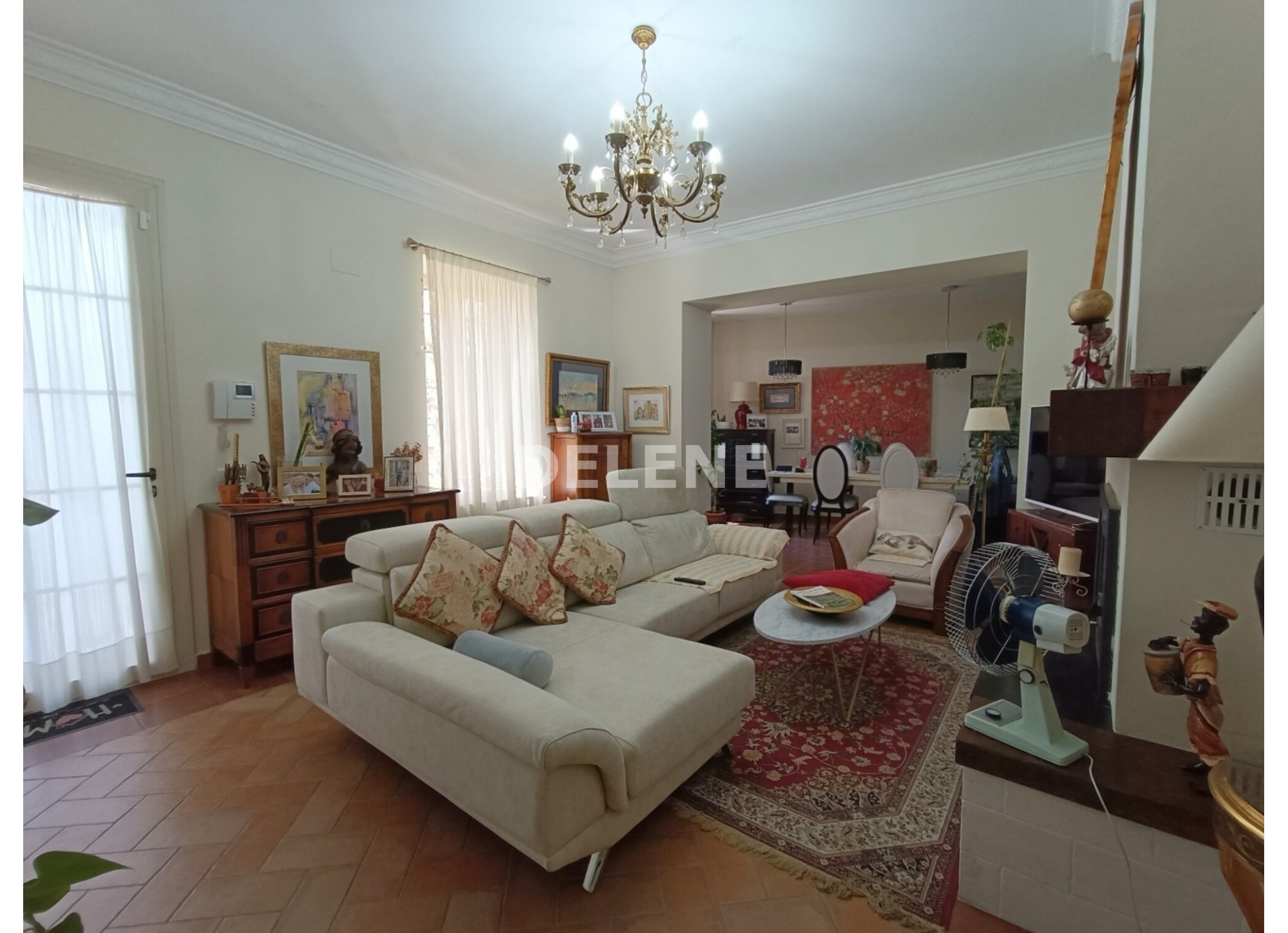 2985 CASA CINCO PLANTAS, ZONA