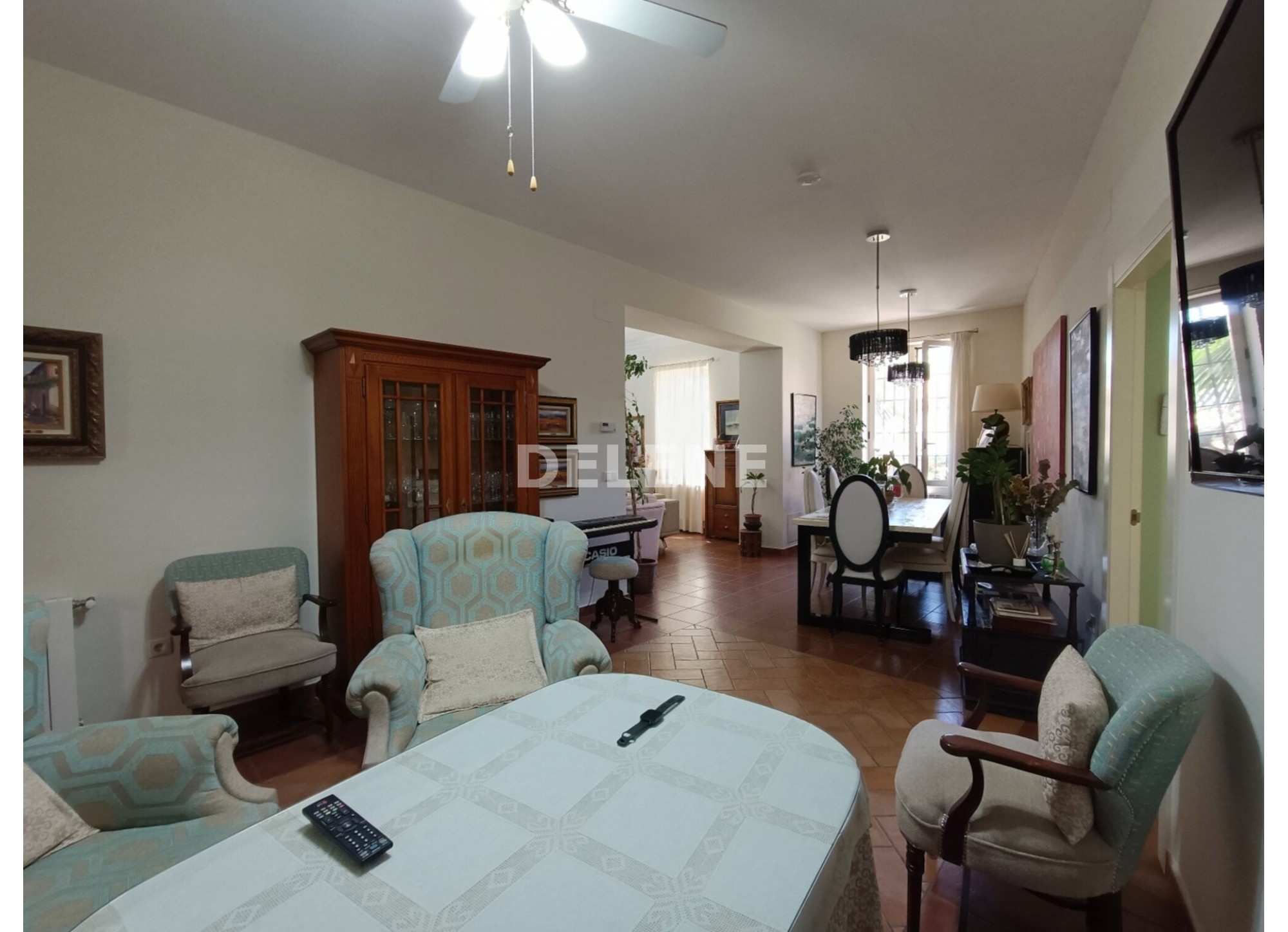 2985 CASA CINCO PLANTAS, ZONA