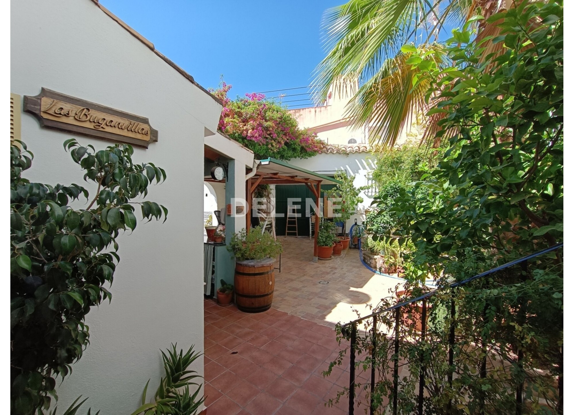 2985 CASA CINCO PLANTAS, ZONA