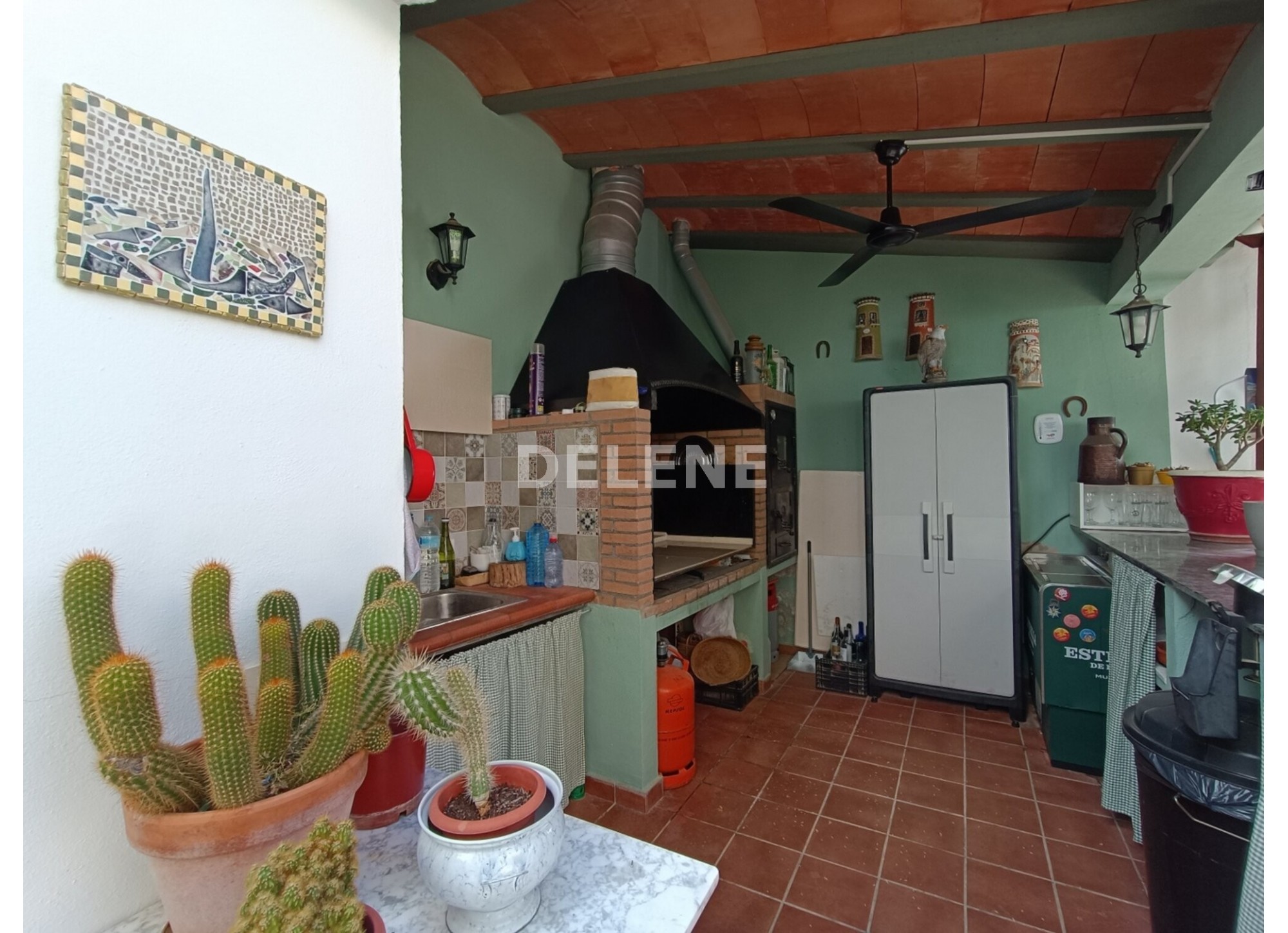 2985 CASA CINCO PLANTAS, ZONA
