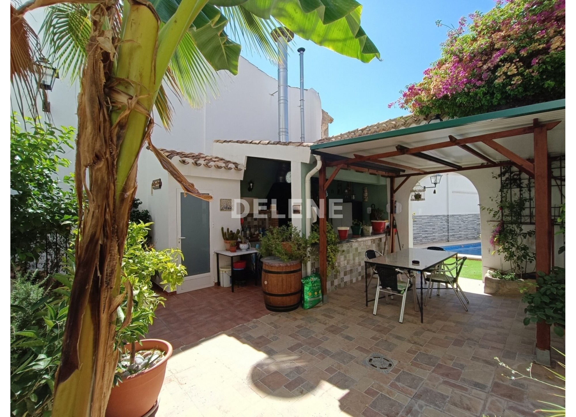 2985 CASA CINCO PLANTAS, ZONA