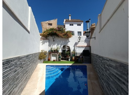 2985 CASA CINCO PLANTAS, ZONA