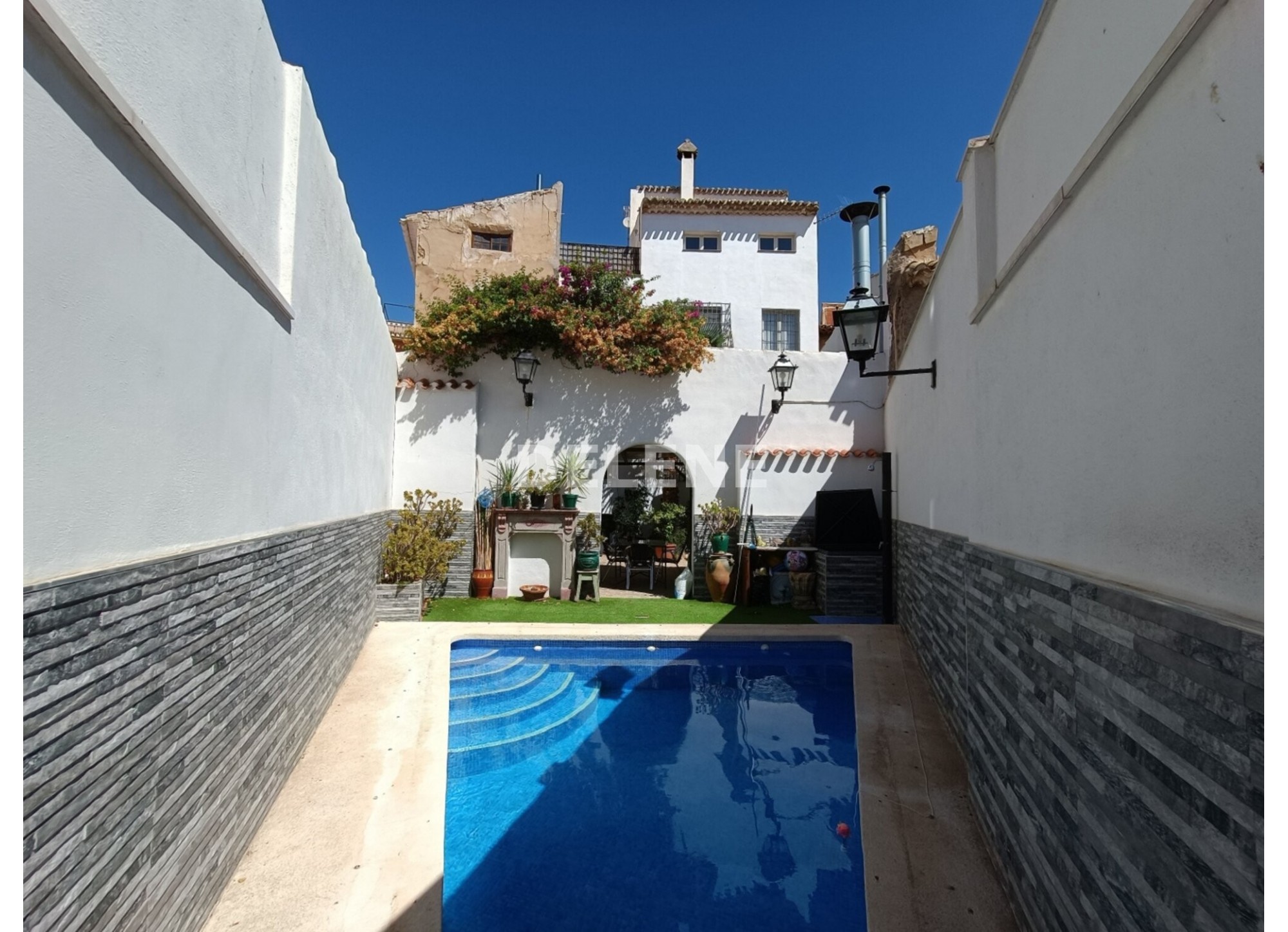 2985 CASA CINCO PLANTAS, ZONA COMPAÑIA DE MARÍA