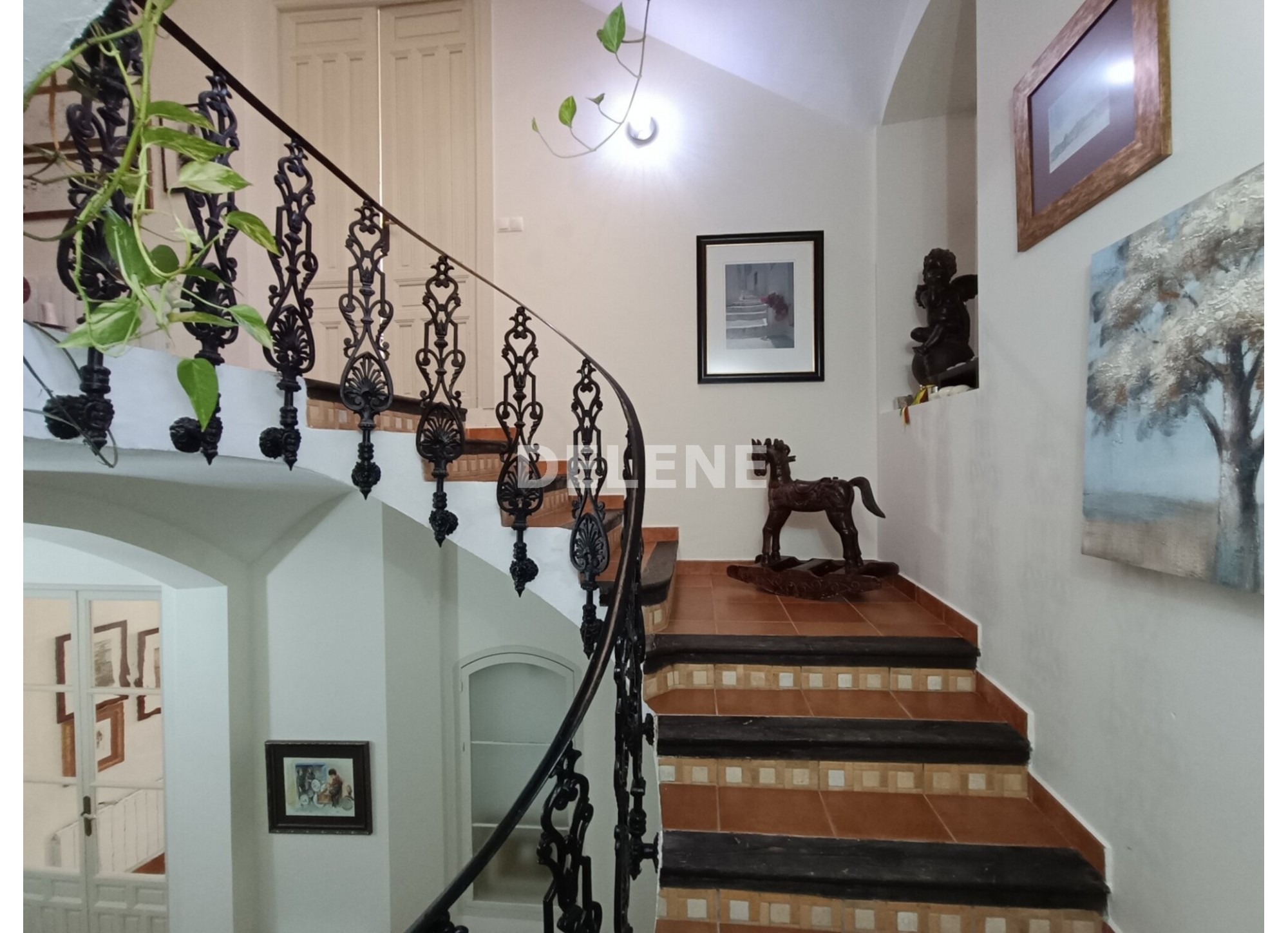 2985 CASA CINCO PLANTAS, ZONA