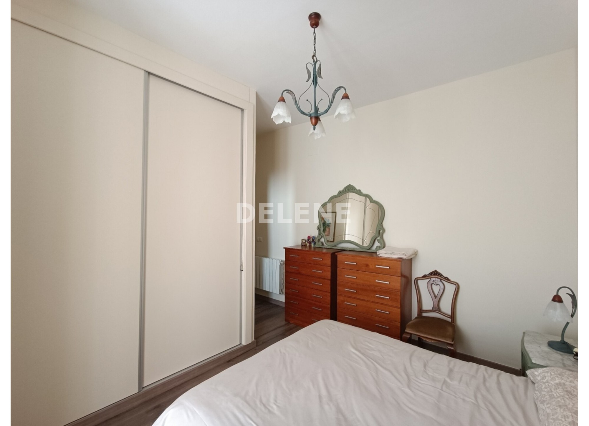 2985 CASA CINCO PLANTAS, ZONA