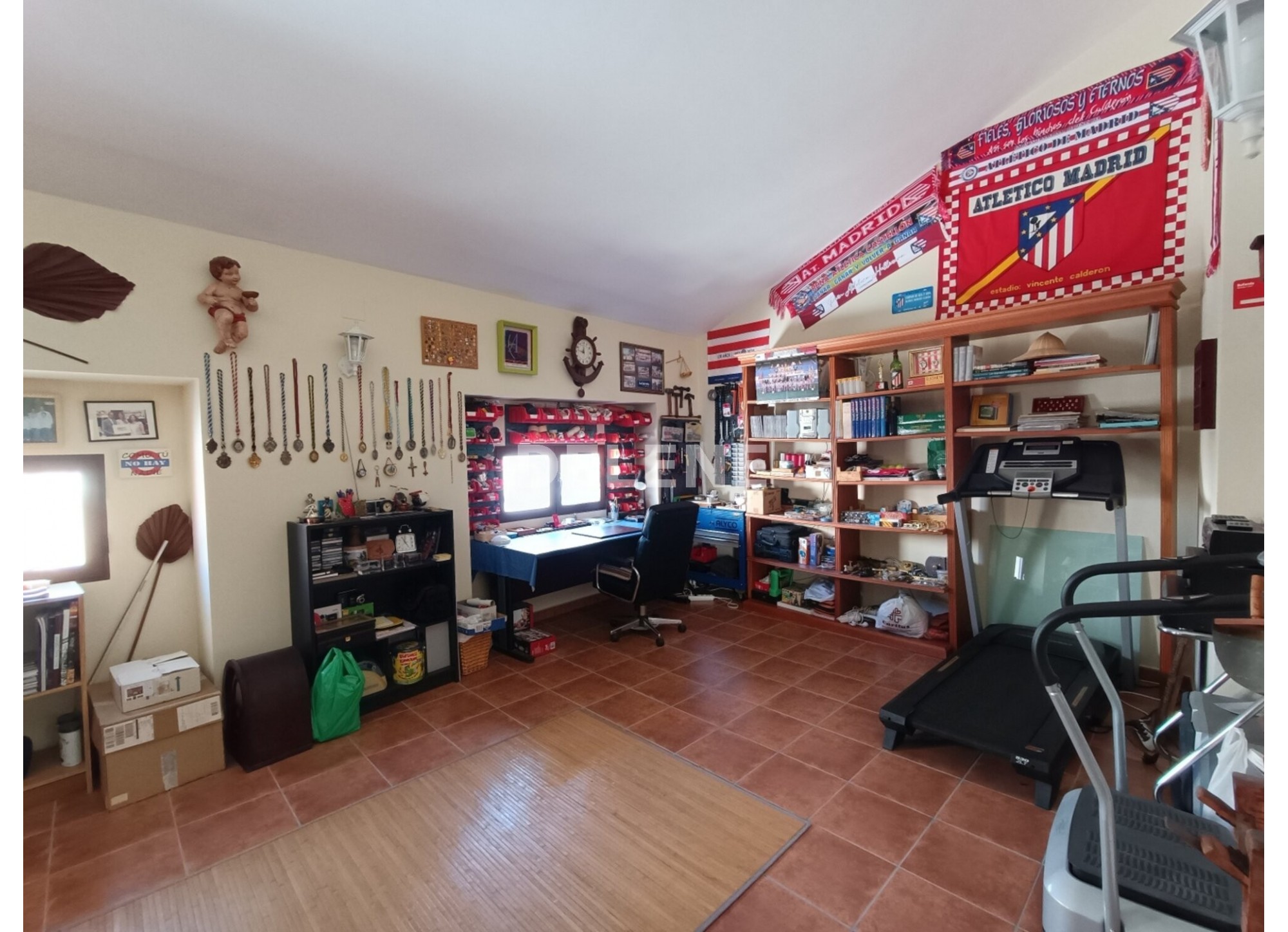 2985 CASA CINCO PLANTAS, ZONA
