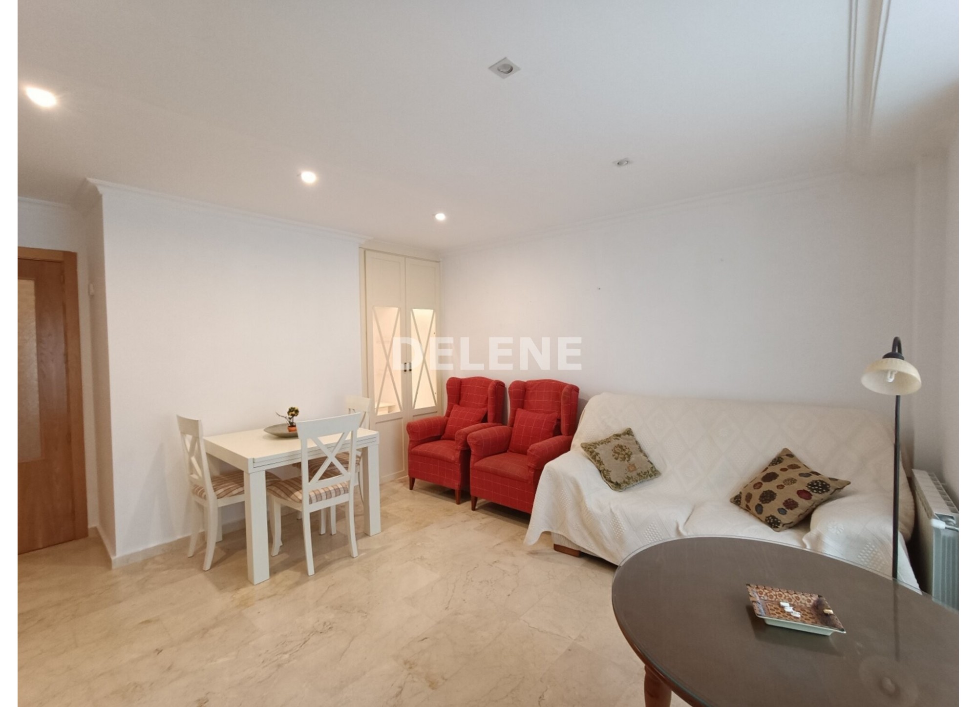 2714 PISO CON GARAJE Y TRASTERO, PRÓXIMO A PLAZA DE SANTA ANA