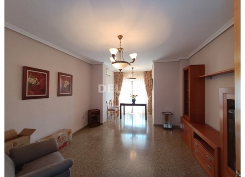 2986 PISO EN ZONA JUAN CARLOS PRIMERO