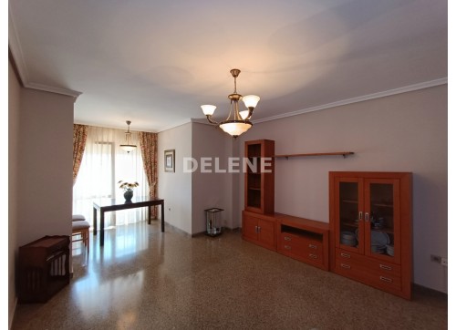 2986 PISO EN ZONA JUAN CARLOS PRIMERO