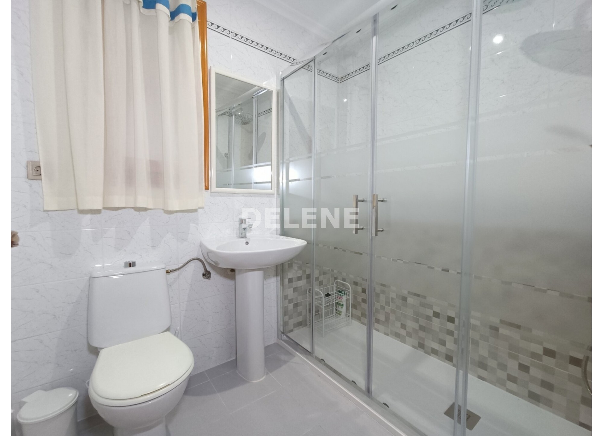2986 PISO EN ZONA JUAN CARLOS PRIMERO