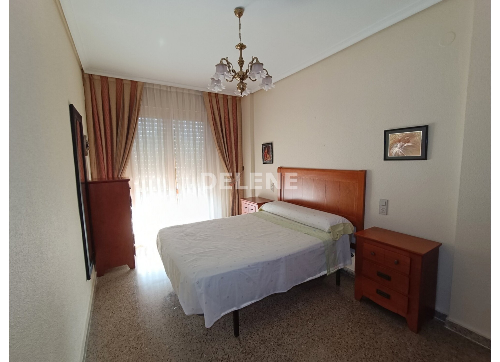 2986 PISO EN ZONA JUAN CARLOS PRIMERO