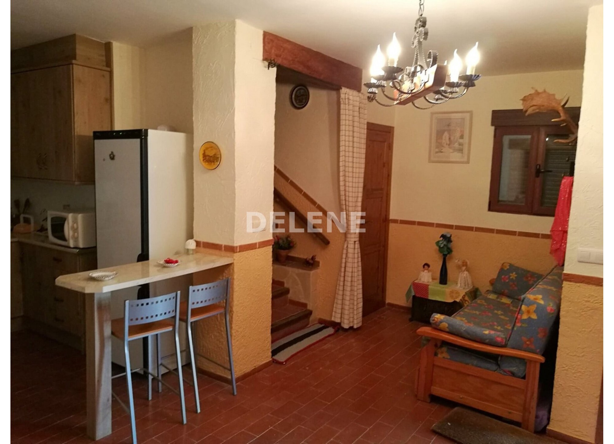 2987 CASA CON PATIO, CAÑADA DE AGRA