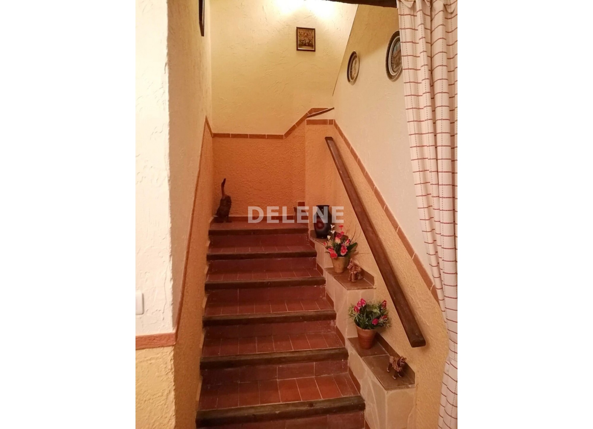 2987 CASA CON PATIO, CAÑADA DE AGRA