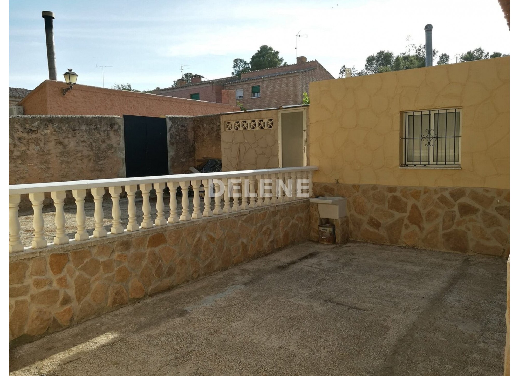 2987 CASA CON PATIO, CAÑADA DE AGRA