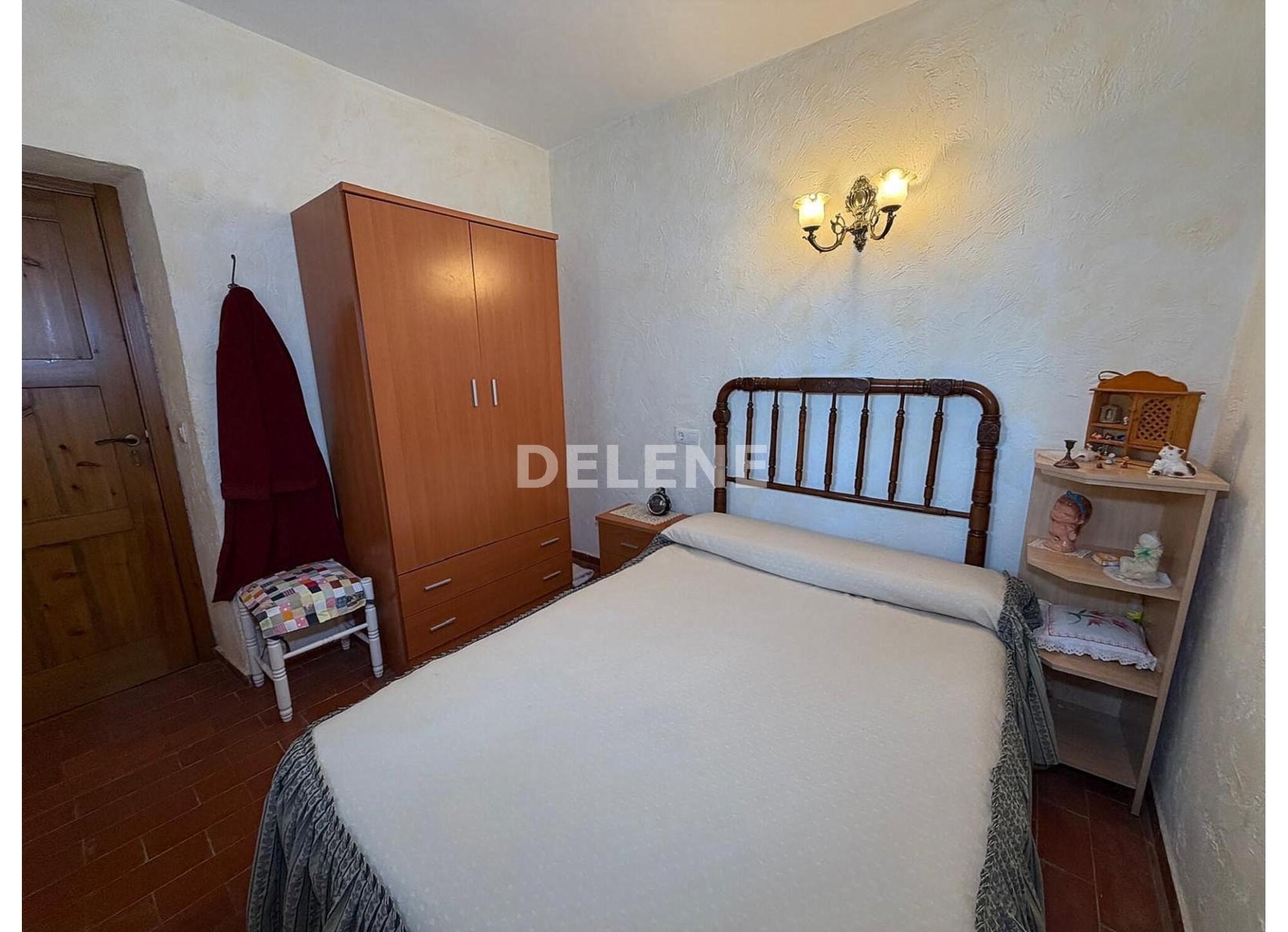 2987 CASA CON PATIO, CAÑADA DE AGRA