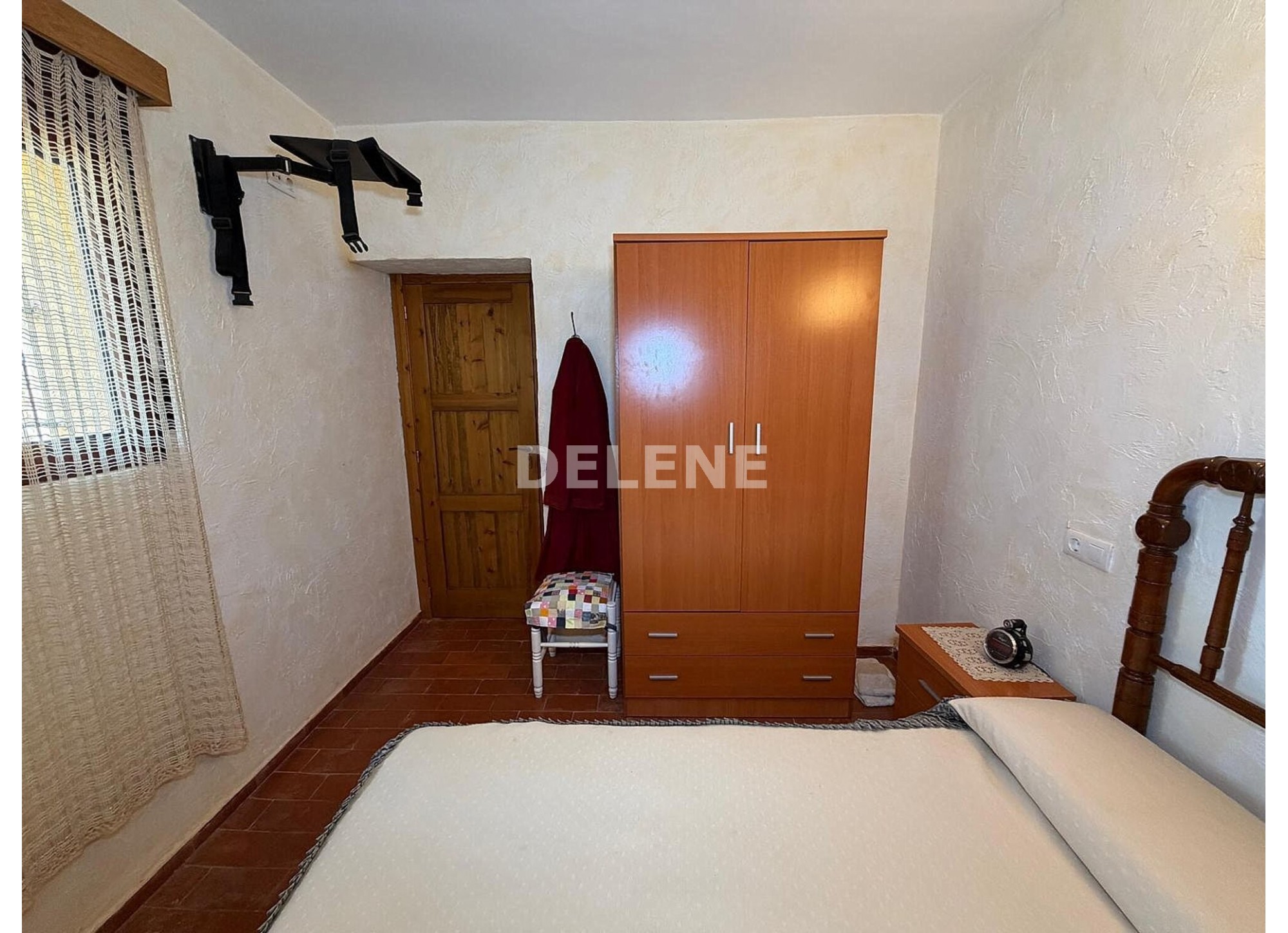 2987 CASA CON PATIO, CAÑADA DE AGRA