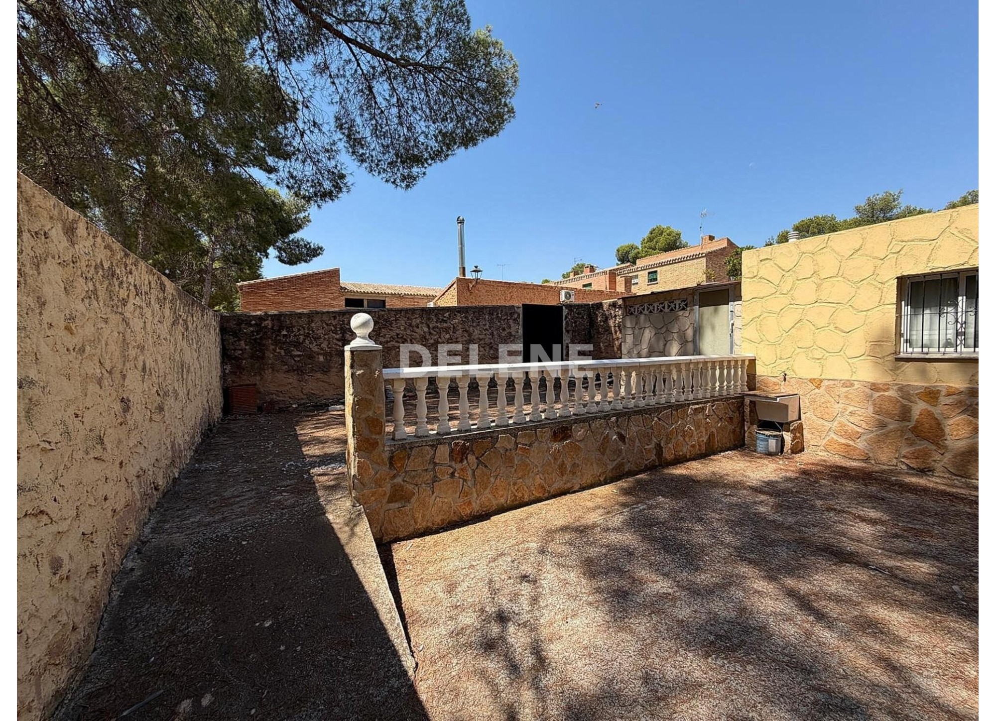 2987 CASA CON PATIO, CAÑADA DE AGRA