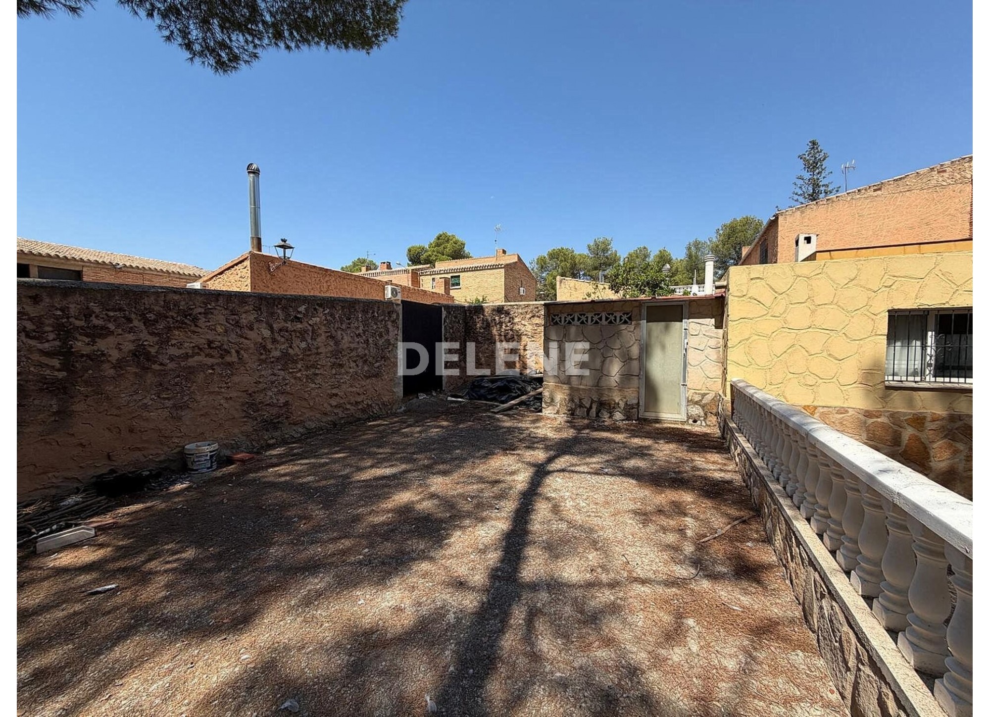 2987 CASA CON PATIO, CAÑADA DE AGRA