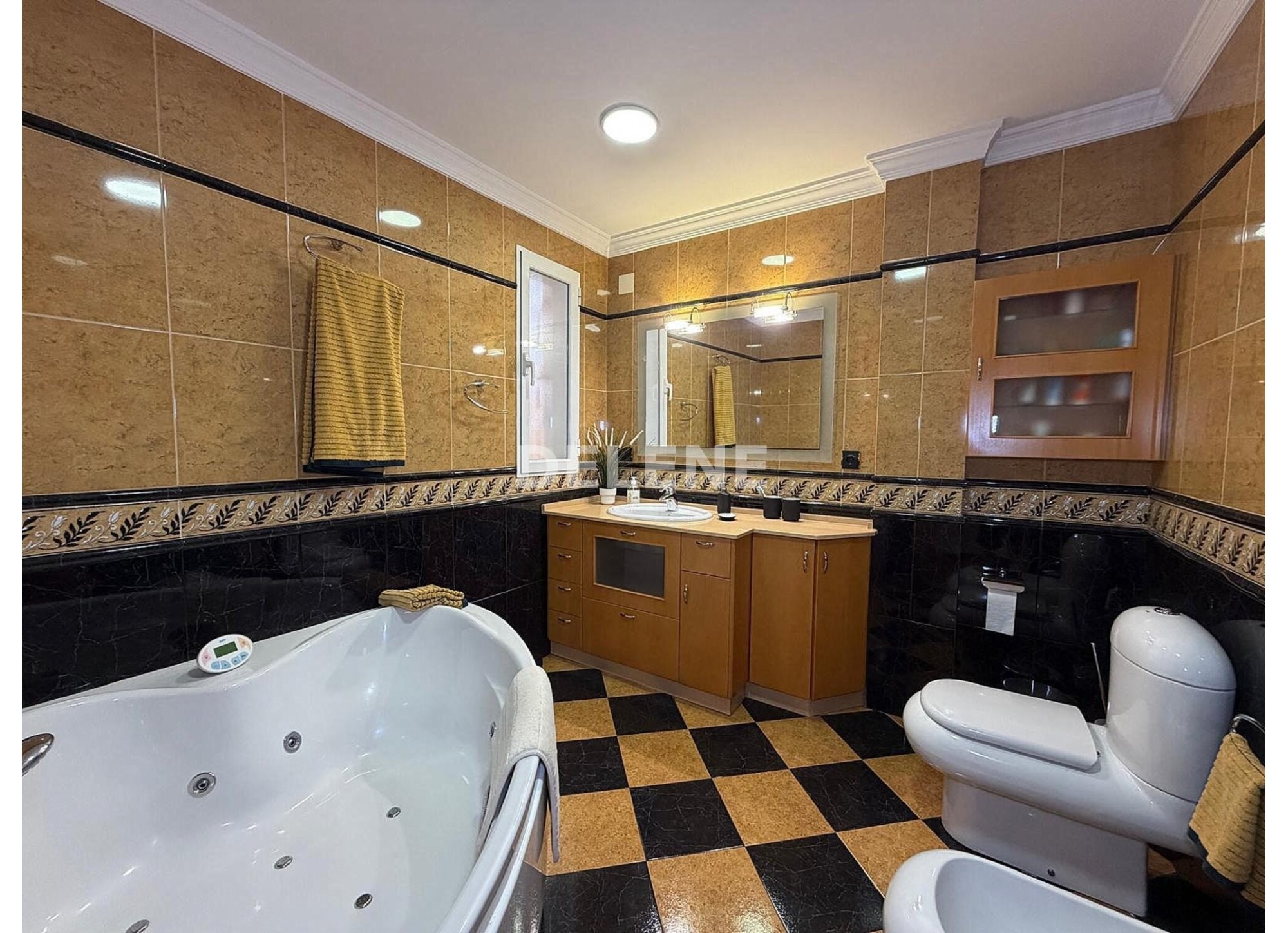 2991 PISO CON PATIO, AVDA LA LIBERTAD