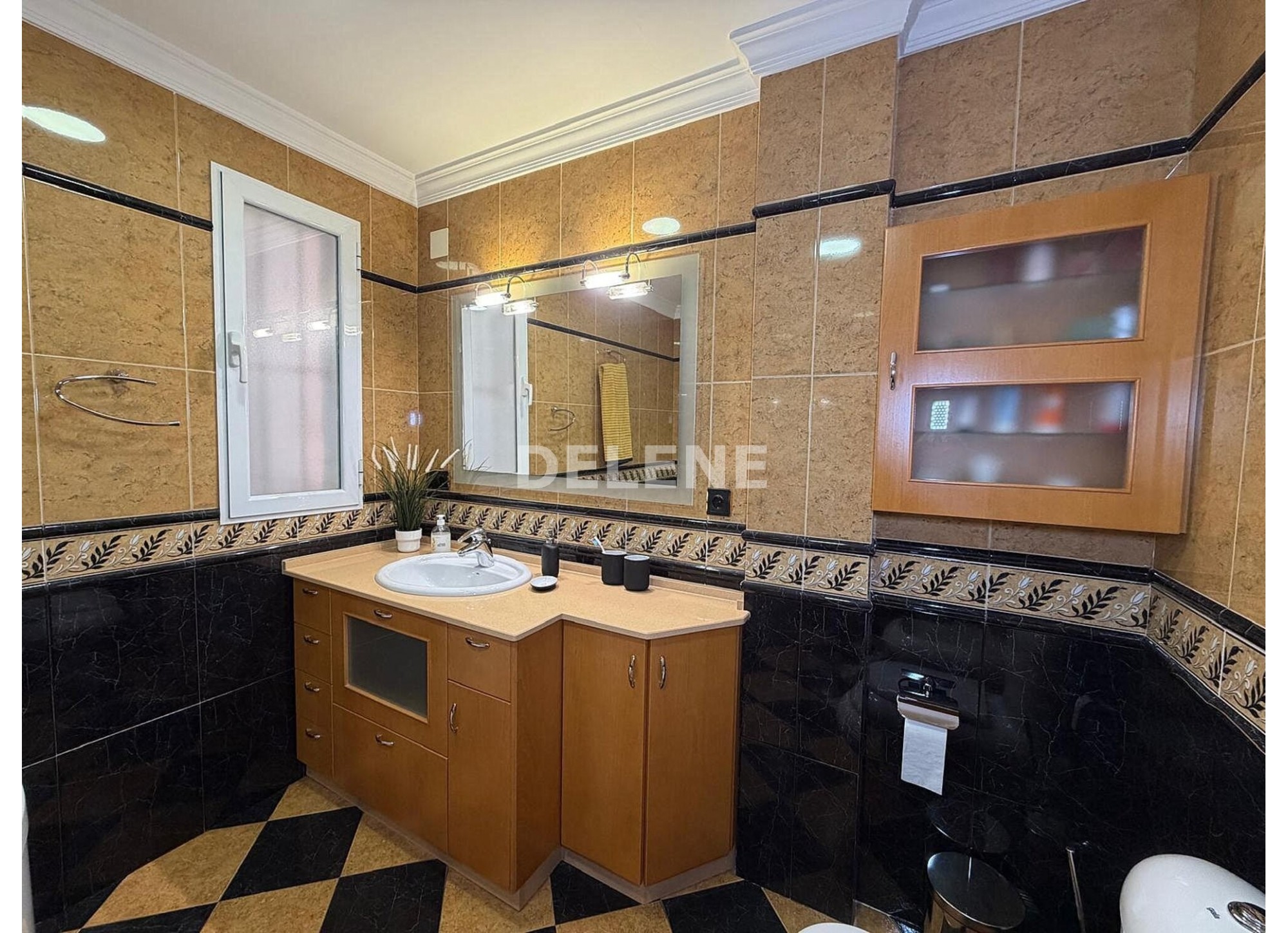 2991 PISO CON PATIO, AVDA LA LIBERTAD
